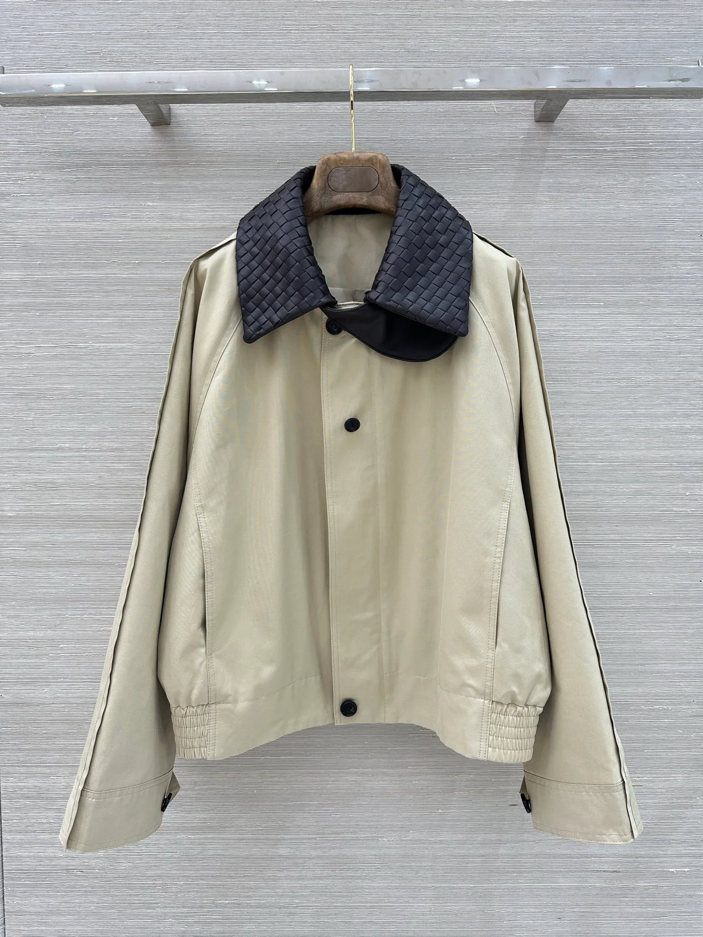 Куртки И Пуховики Женские Bottega Veneta 18429159