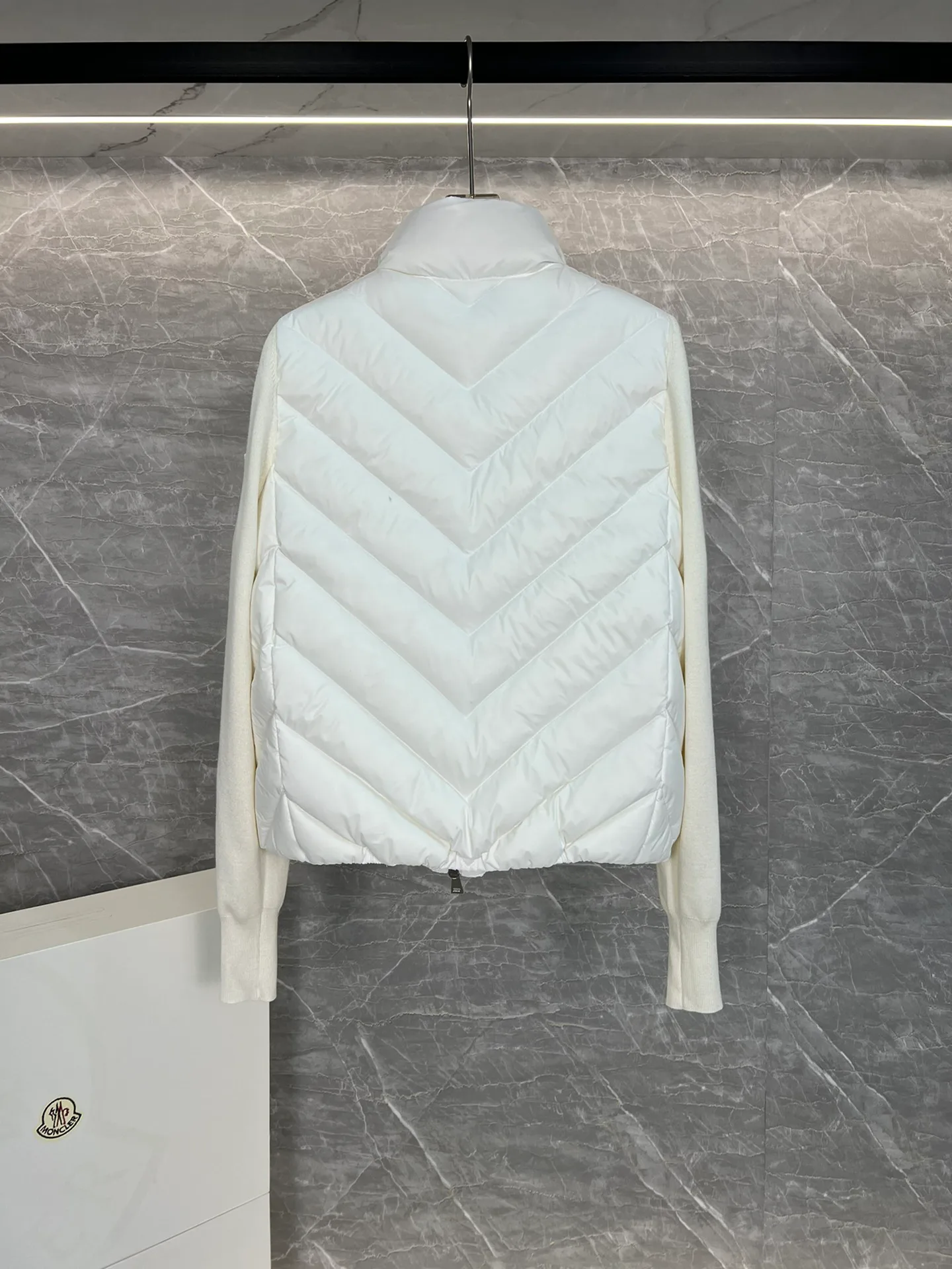 Куртки И Пуховики Женские Moncler 18599773