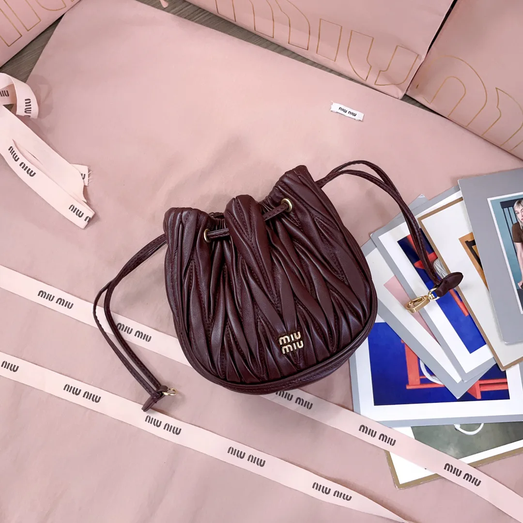 Клатчи Женские Miu Miu 1253917