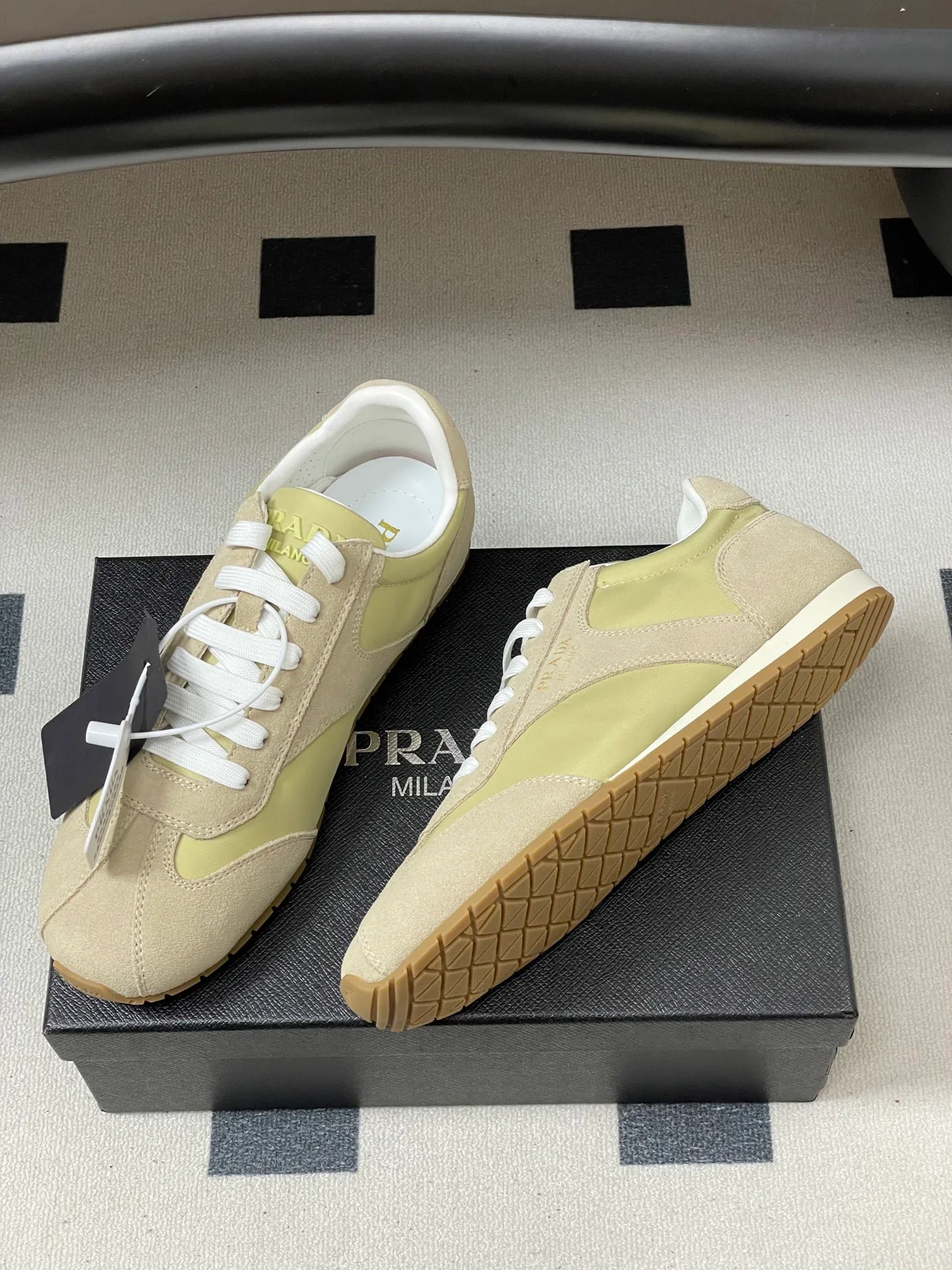 Кроссовки Женские Prada 12880101