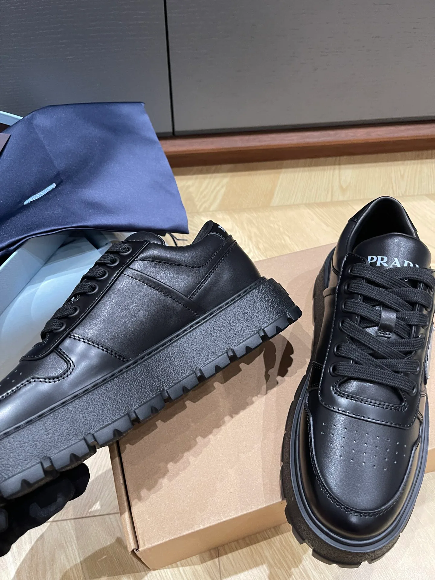 Кроссовки Женские Prada 1138302