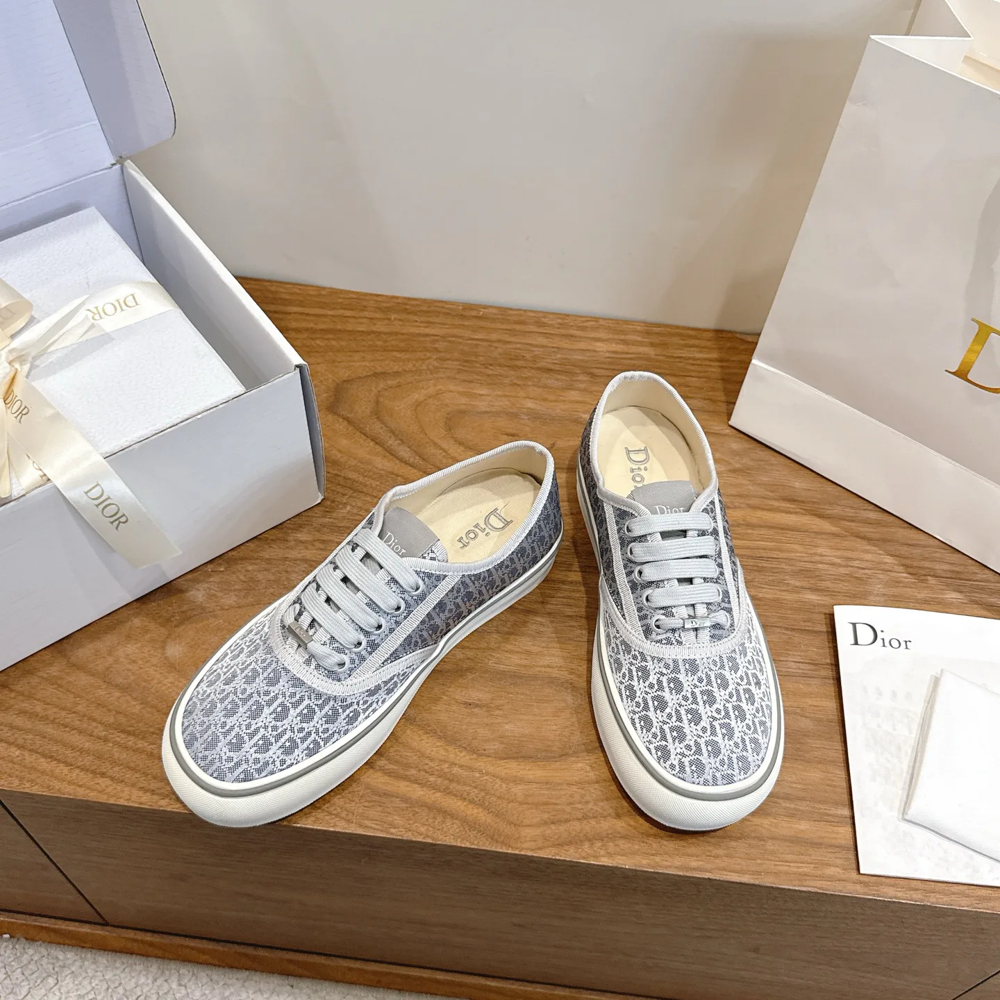 Кроссовки Женские Christian Dior 18083835