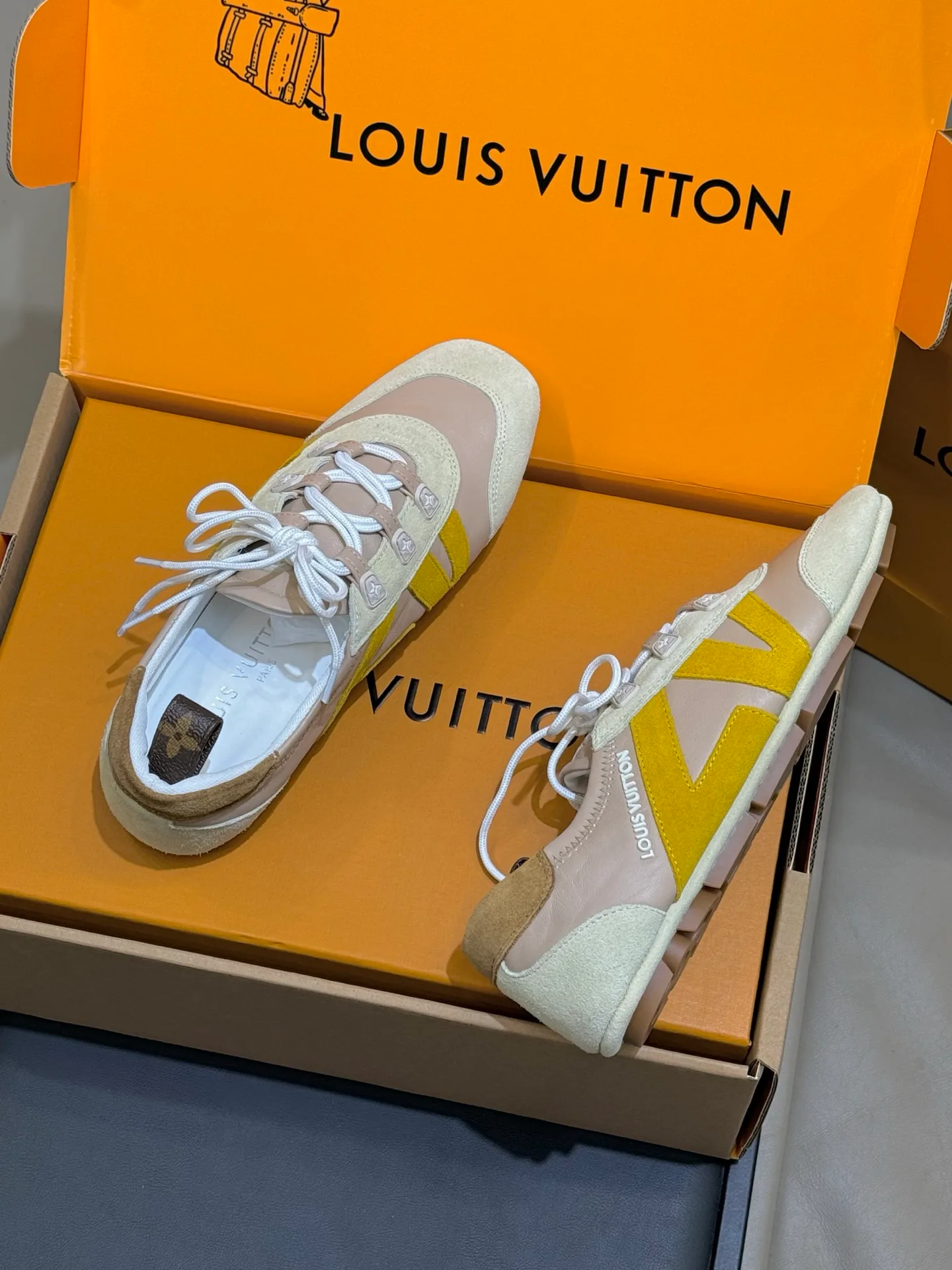 Кроссовки Женские Louis Vuitton 1280025
