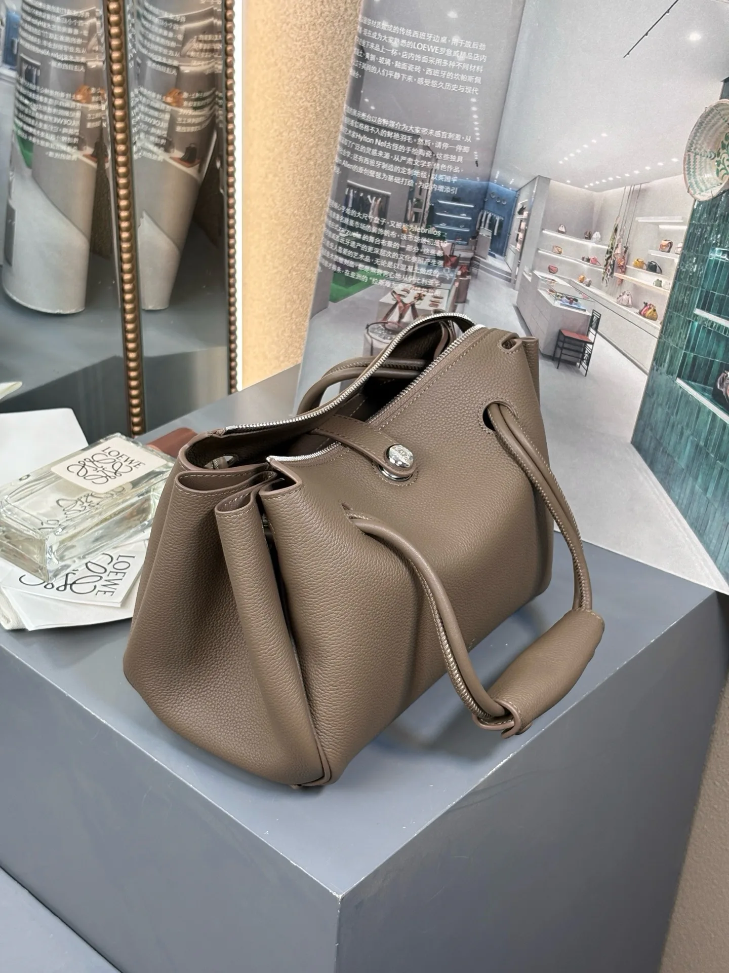 Классические Сумки Женские Loewe 11509167