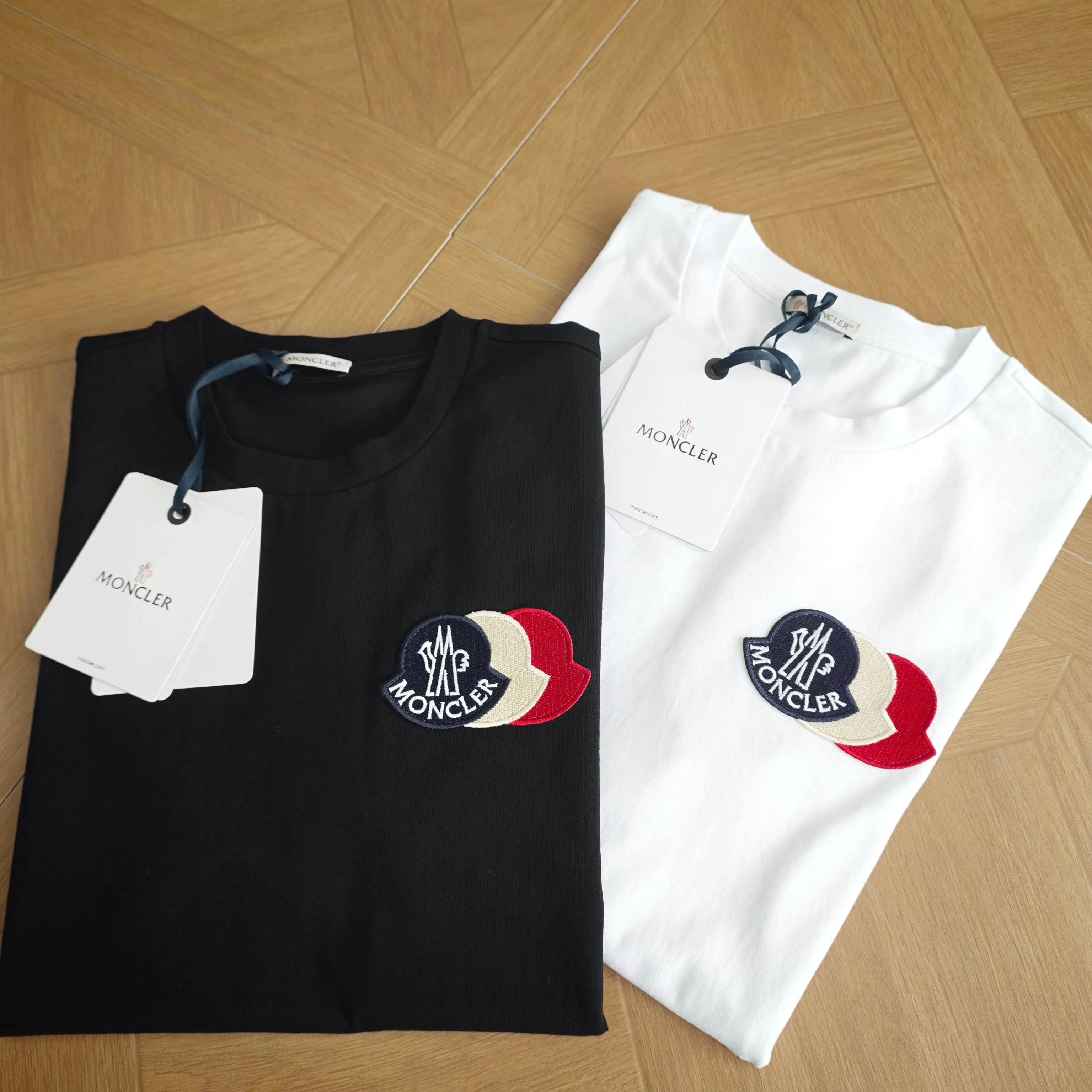 Футболки Женские Moncler 11682891