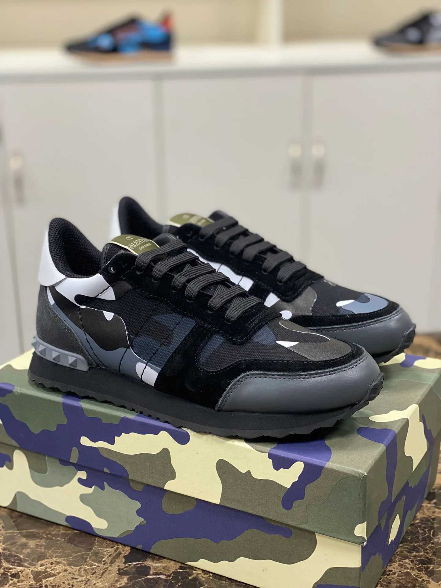 Кроссовки Женские Valentino 10736448