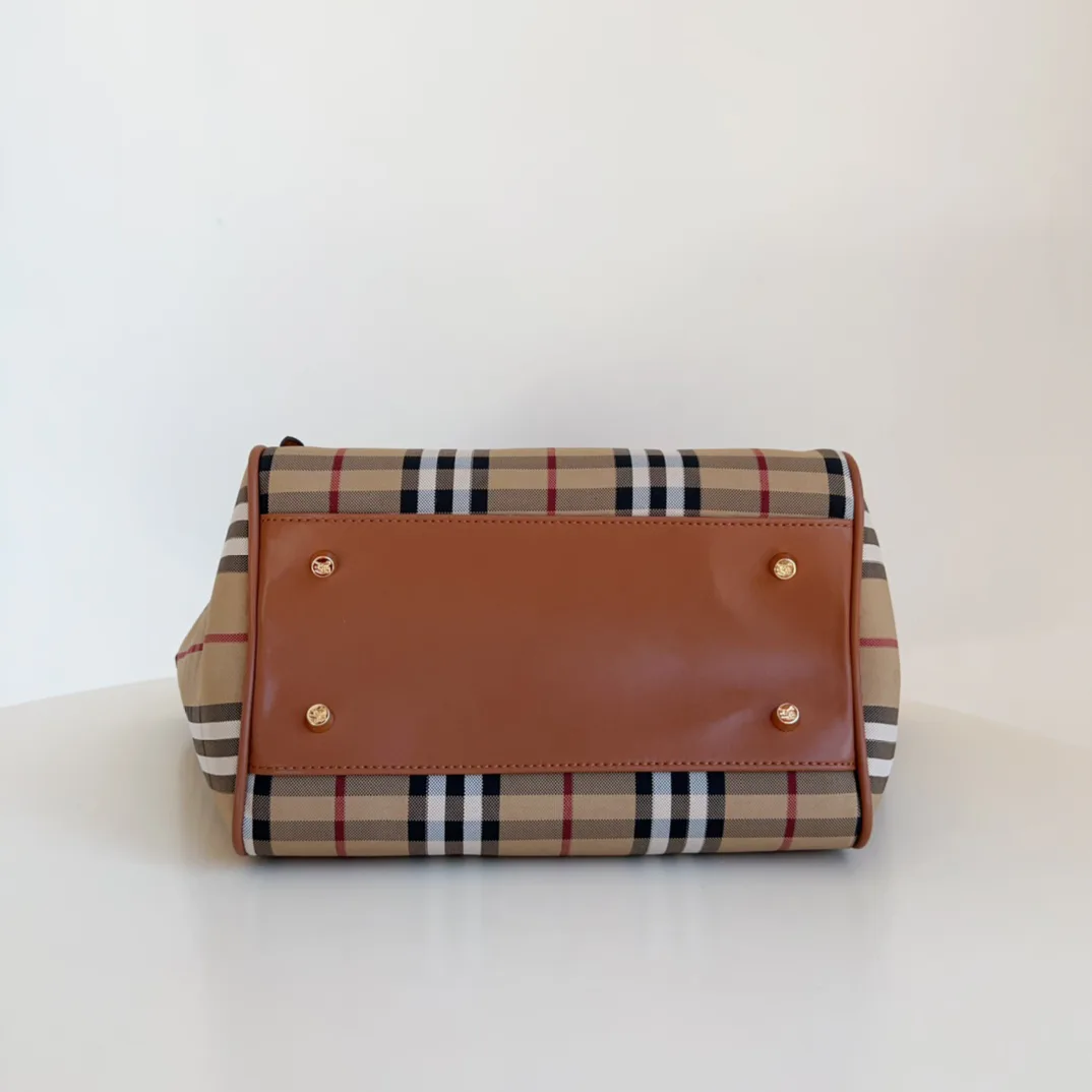 Классические Сумки Женские Burberry 519517