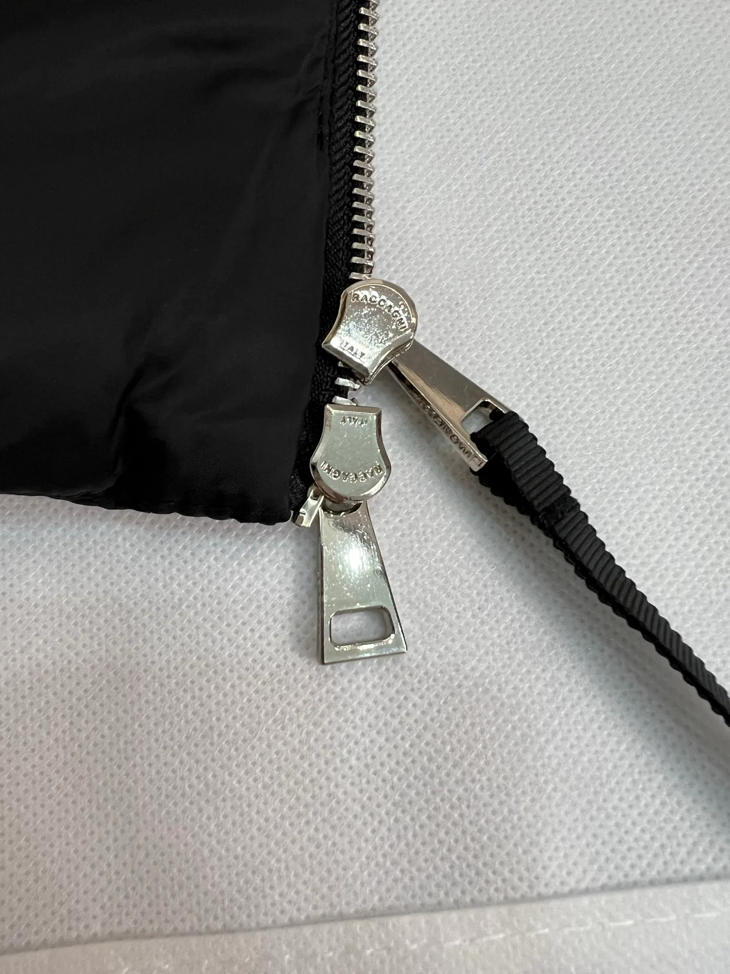 Куртки И Пуховики Женские Moncler 18599808