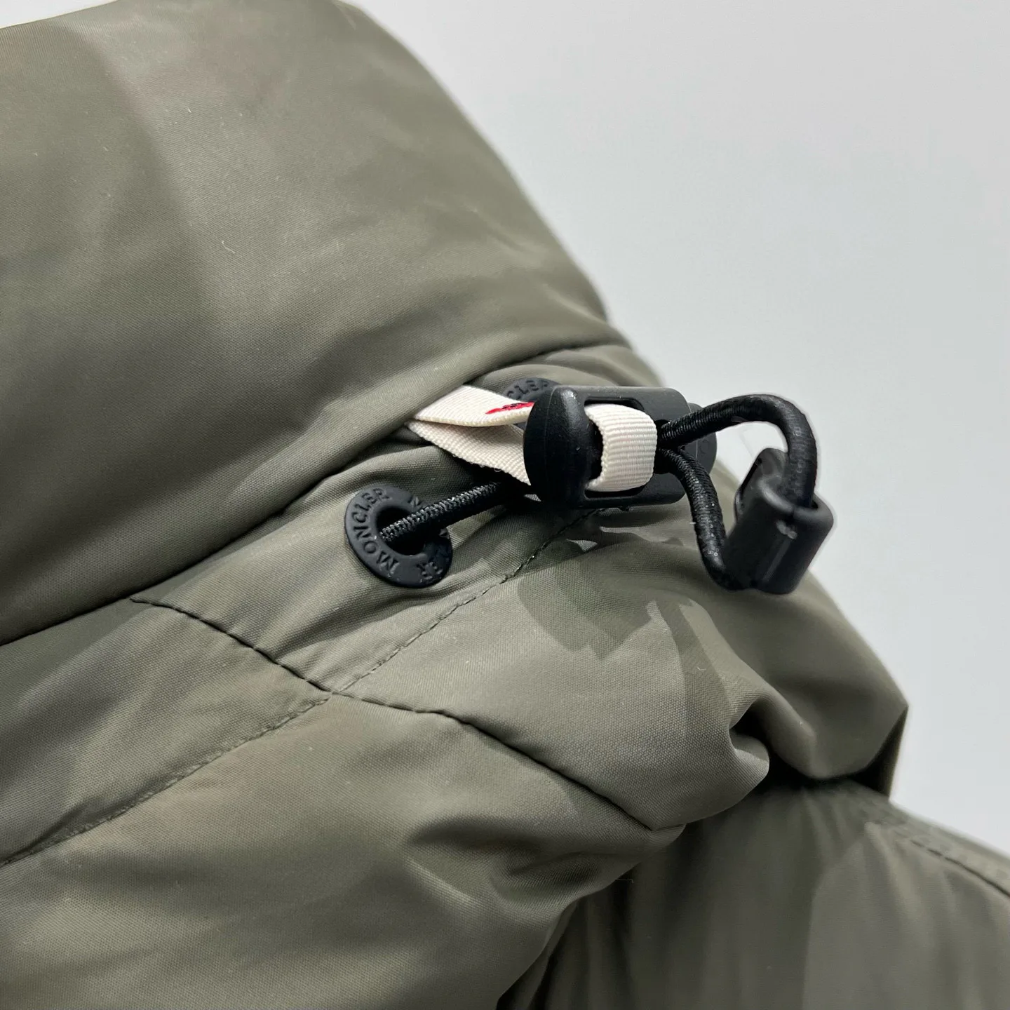 Куртки И Пуховики Женские Moncler 18952075