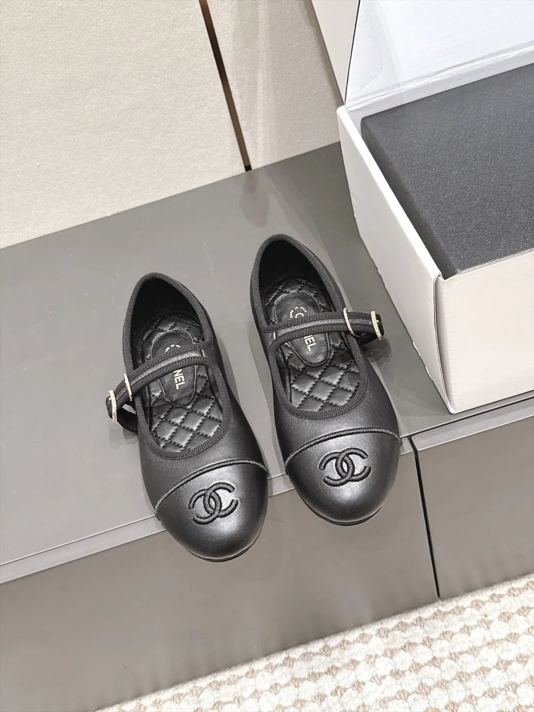 Туфли Женские Chanel 17946736