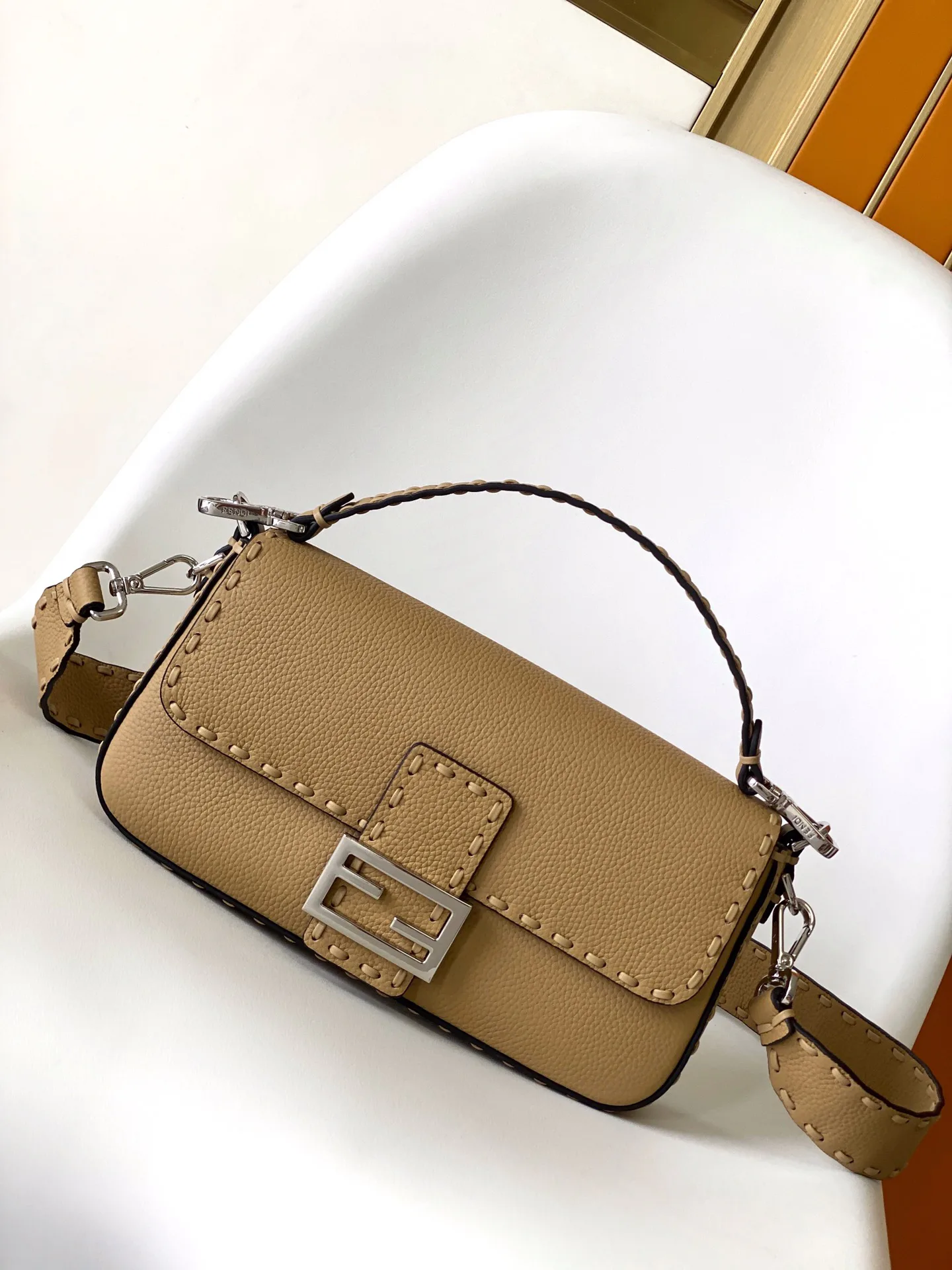 Классические Сумки Женские Fendi 12718240