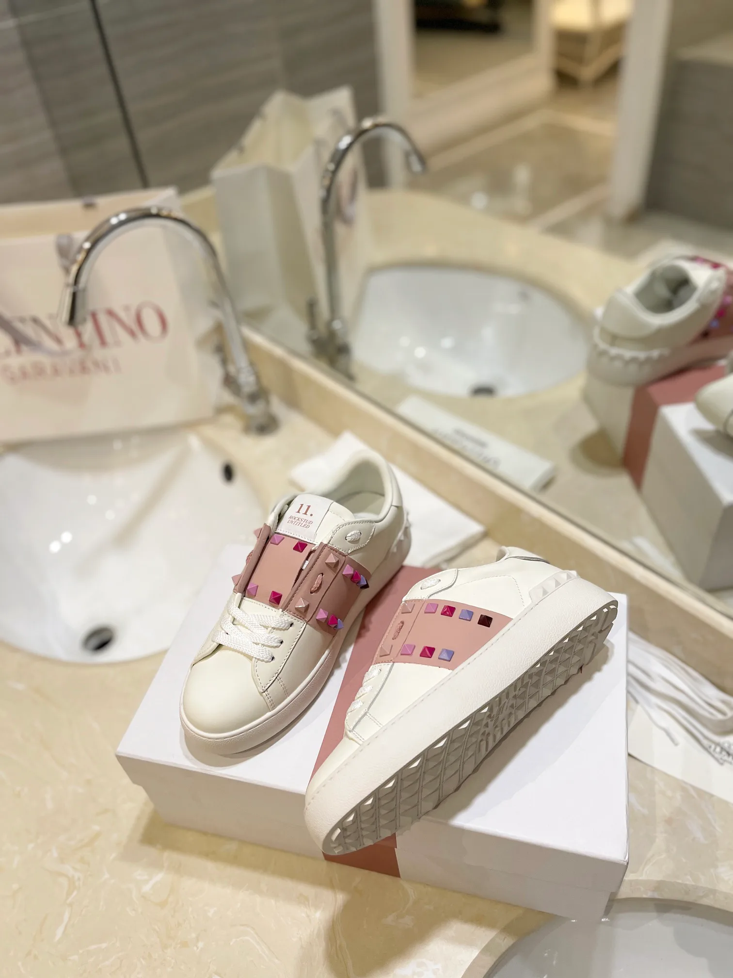 Кроссовки Женские Valentino 615585