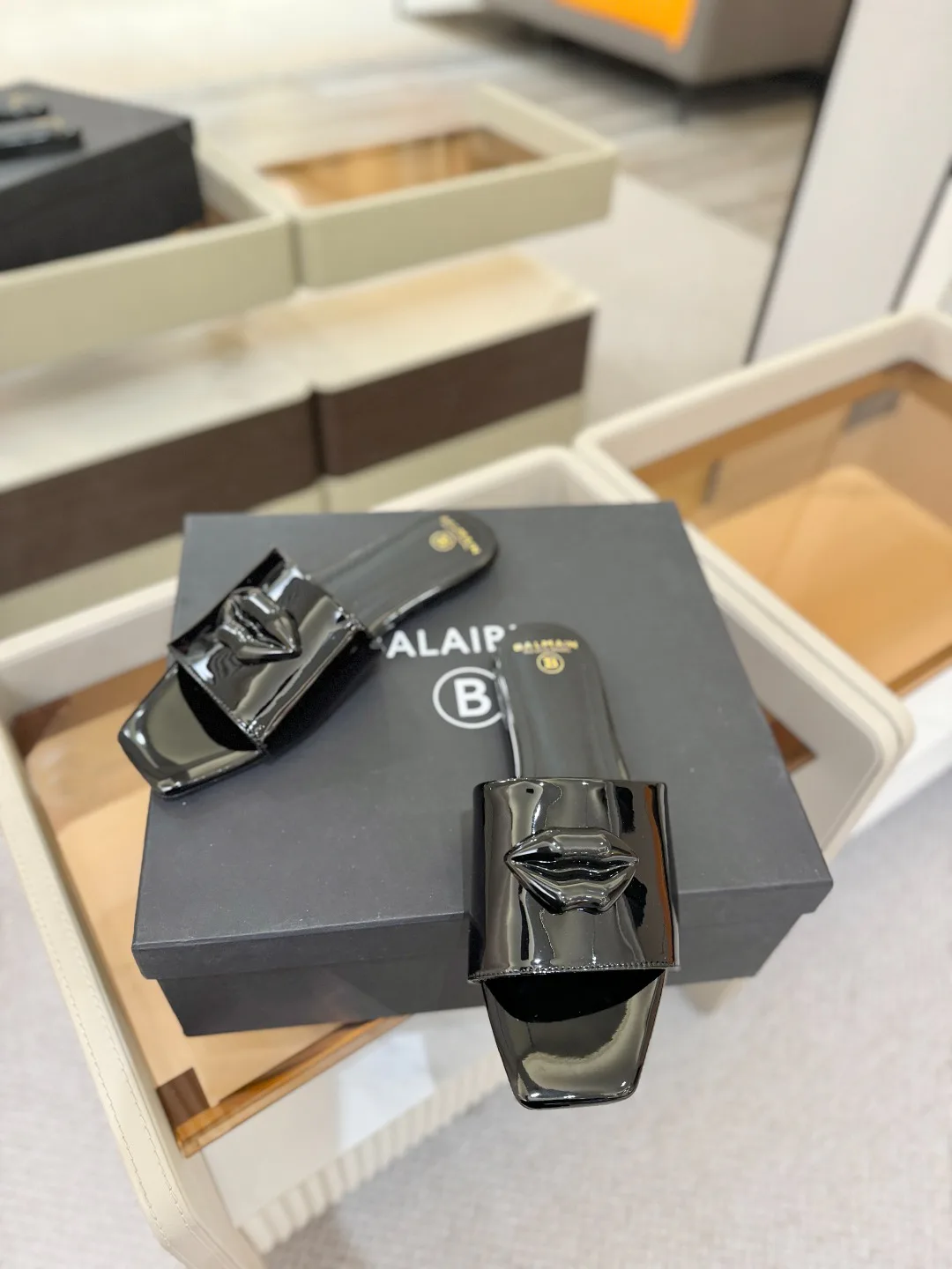 Шлепанцы Женские Balmain 840983