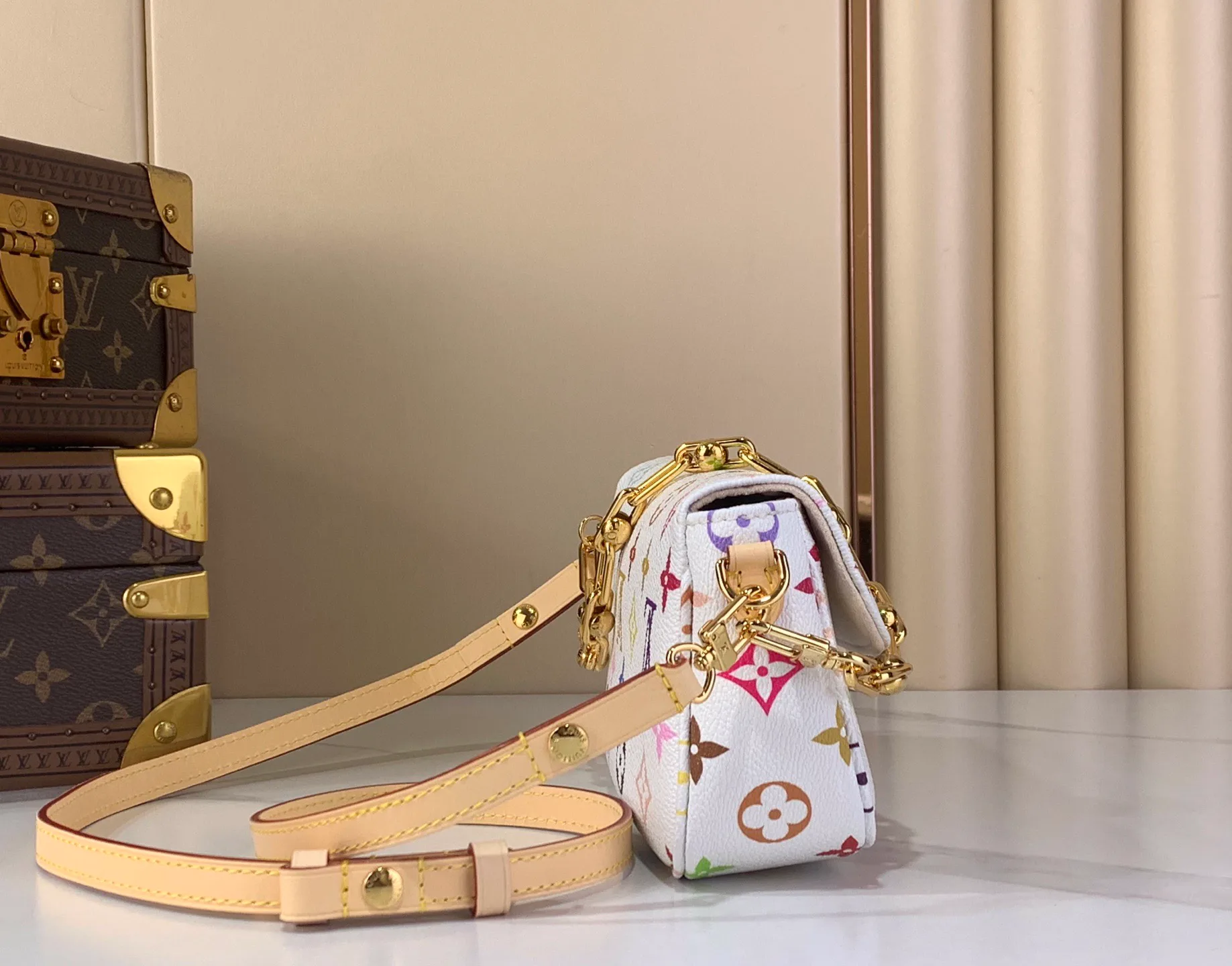 Клатчи Женские Louis Vuitton 1669240