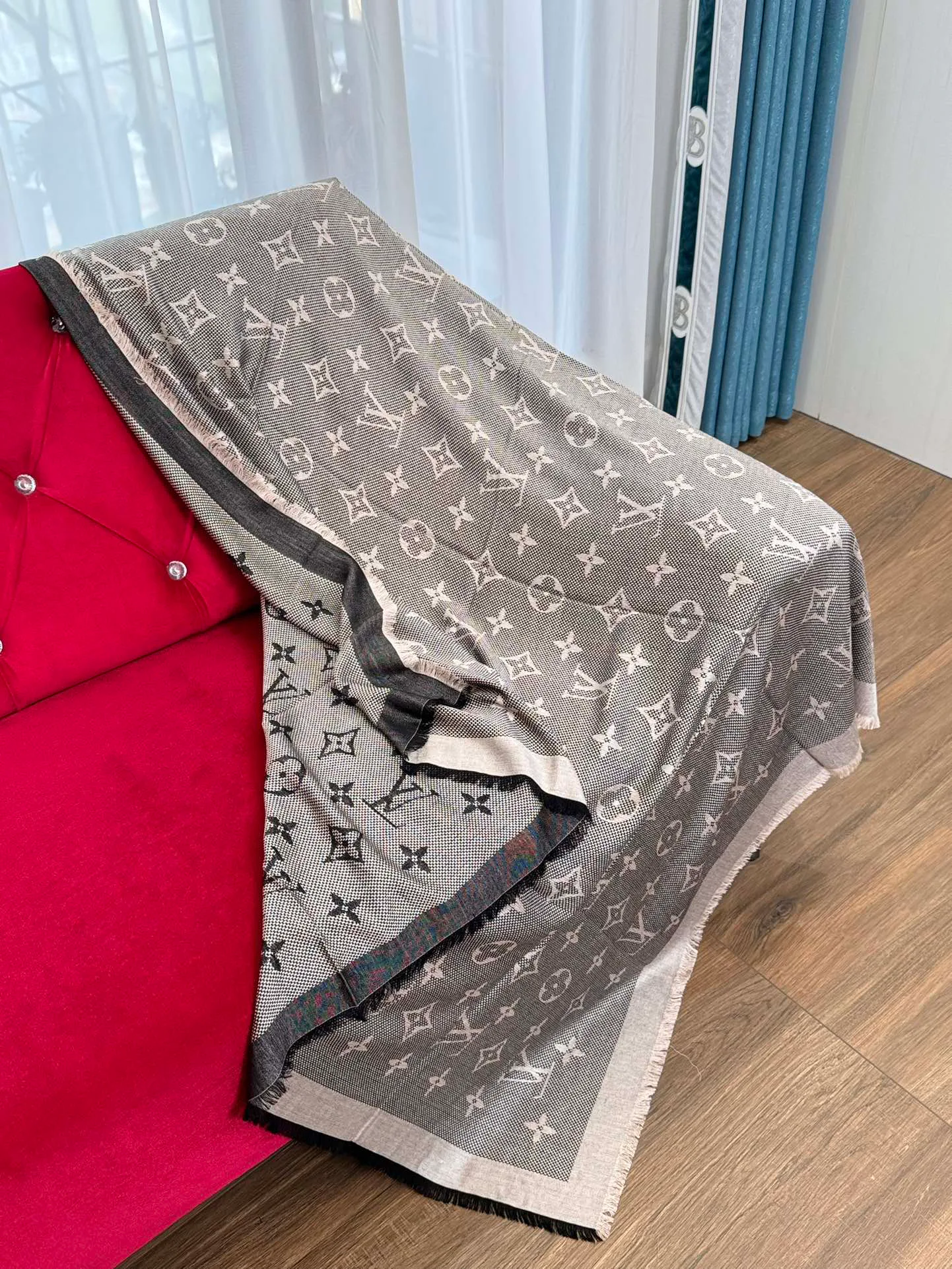 Шарфы Louis Vuitton 1255835