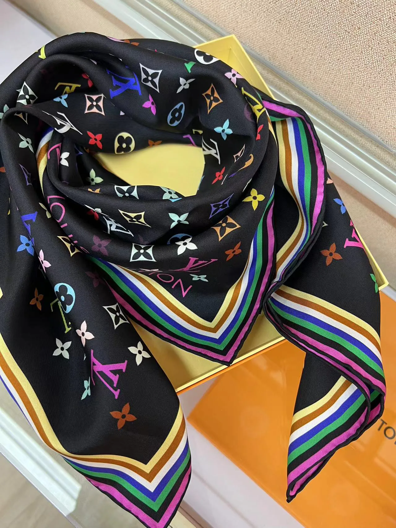 Шарфы Louis Vuitton 19072