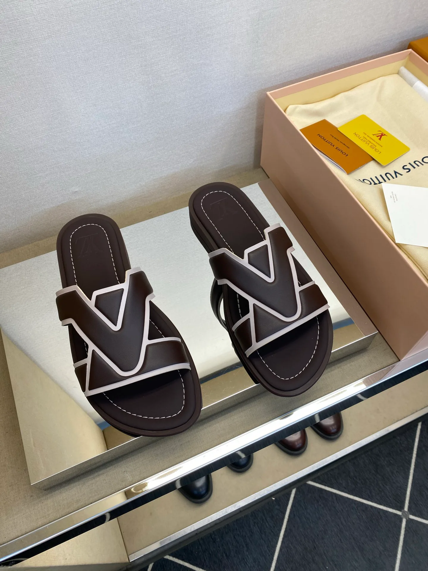 Шлепанцы Мужские Louis Vuitton 13080178