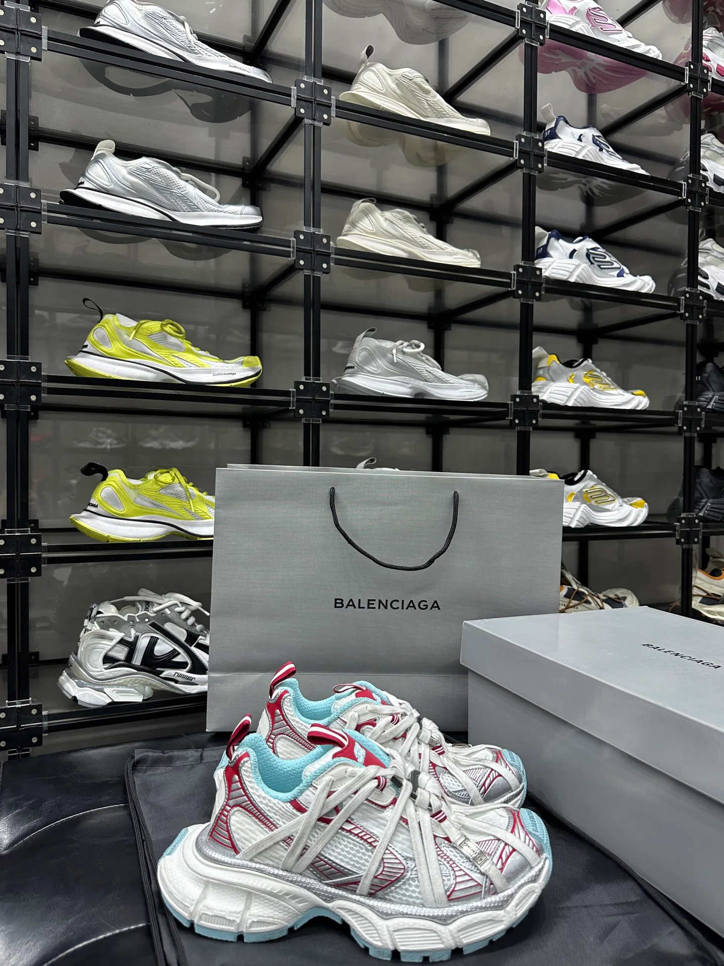Кроссовки Женские Balenciaga 9269504