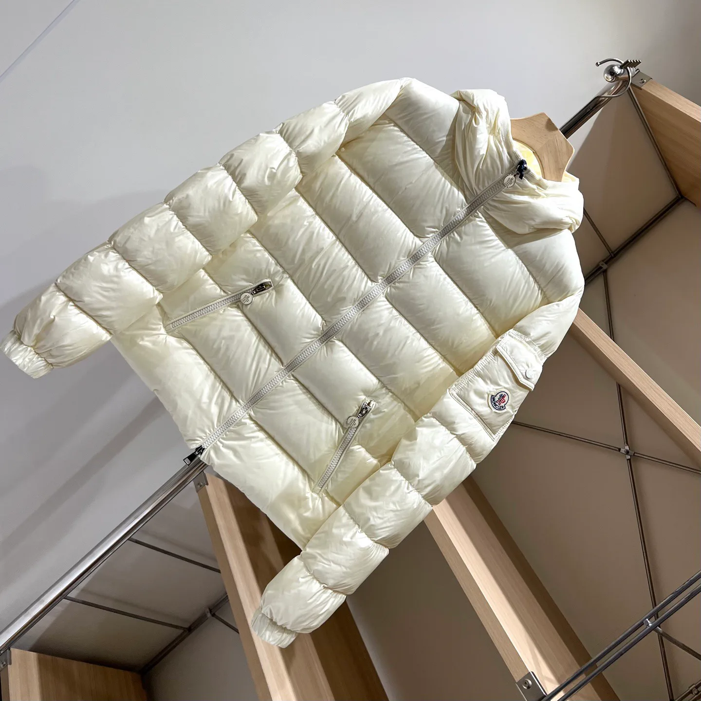 Куртки И Пуховики Женские Moncler 18043628