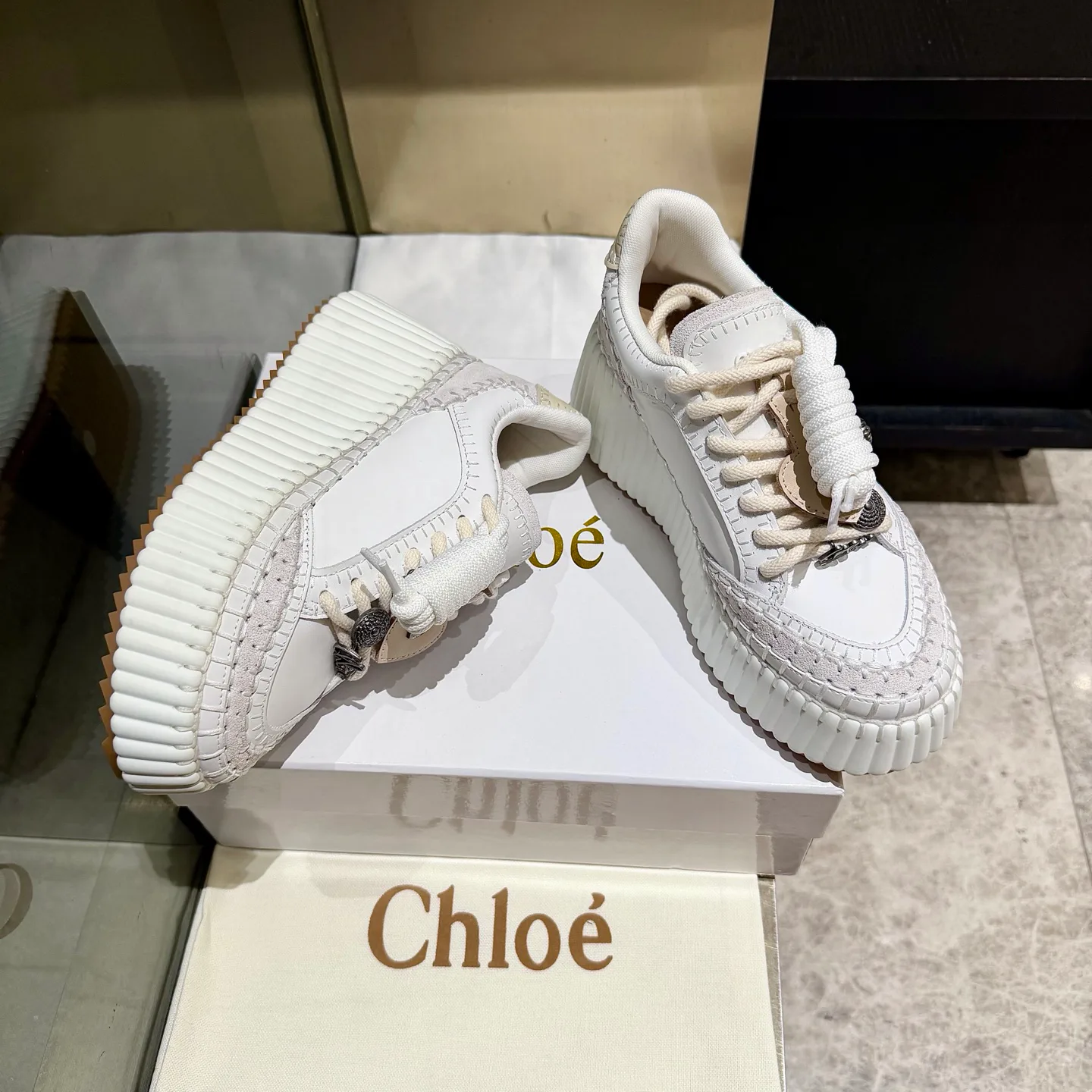 Кроссовки Женские Chloe 18104585