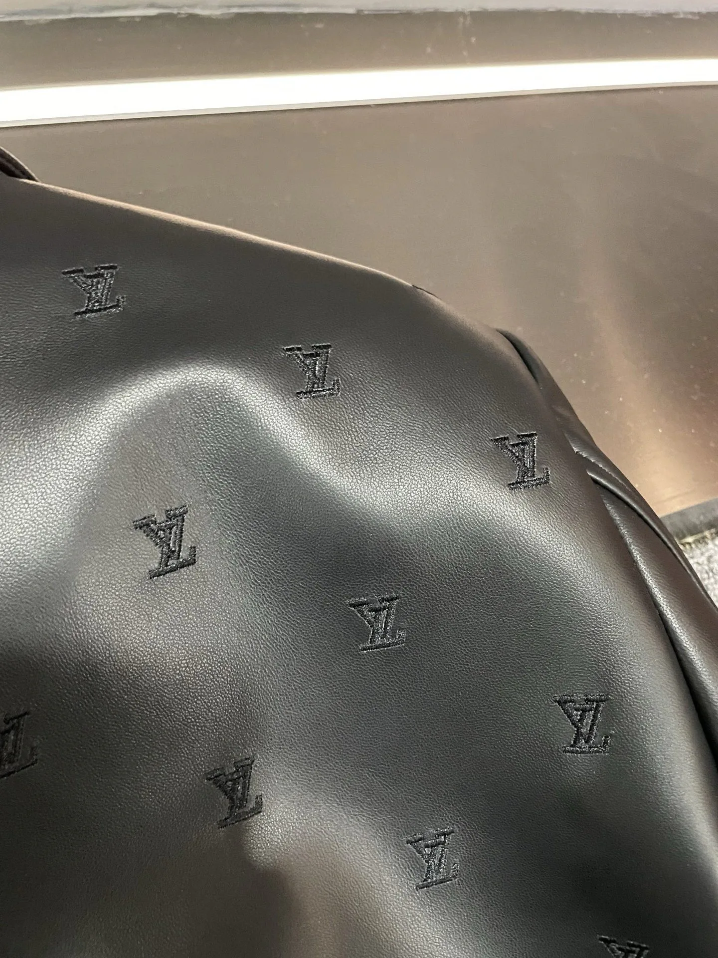 Кожаные Куртки И Дублёнки Женские Louis Vuitton 19236129