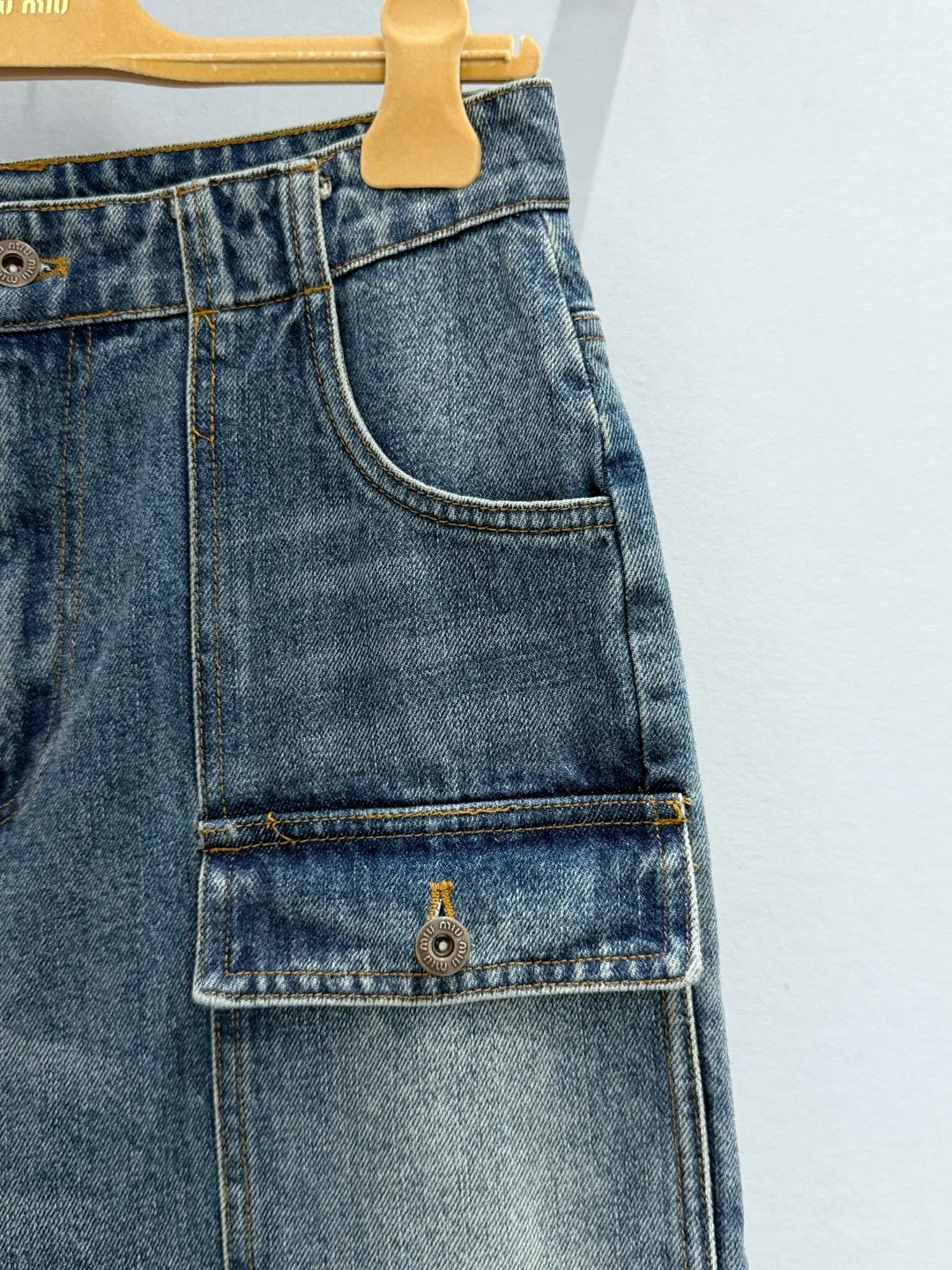 Джинсы Женские Miu Miu 10433258