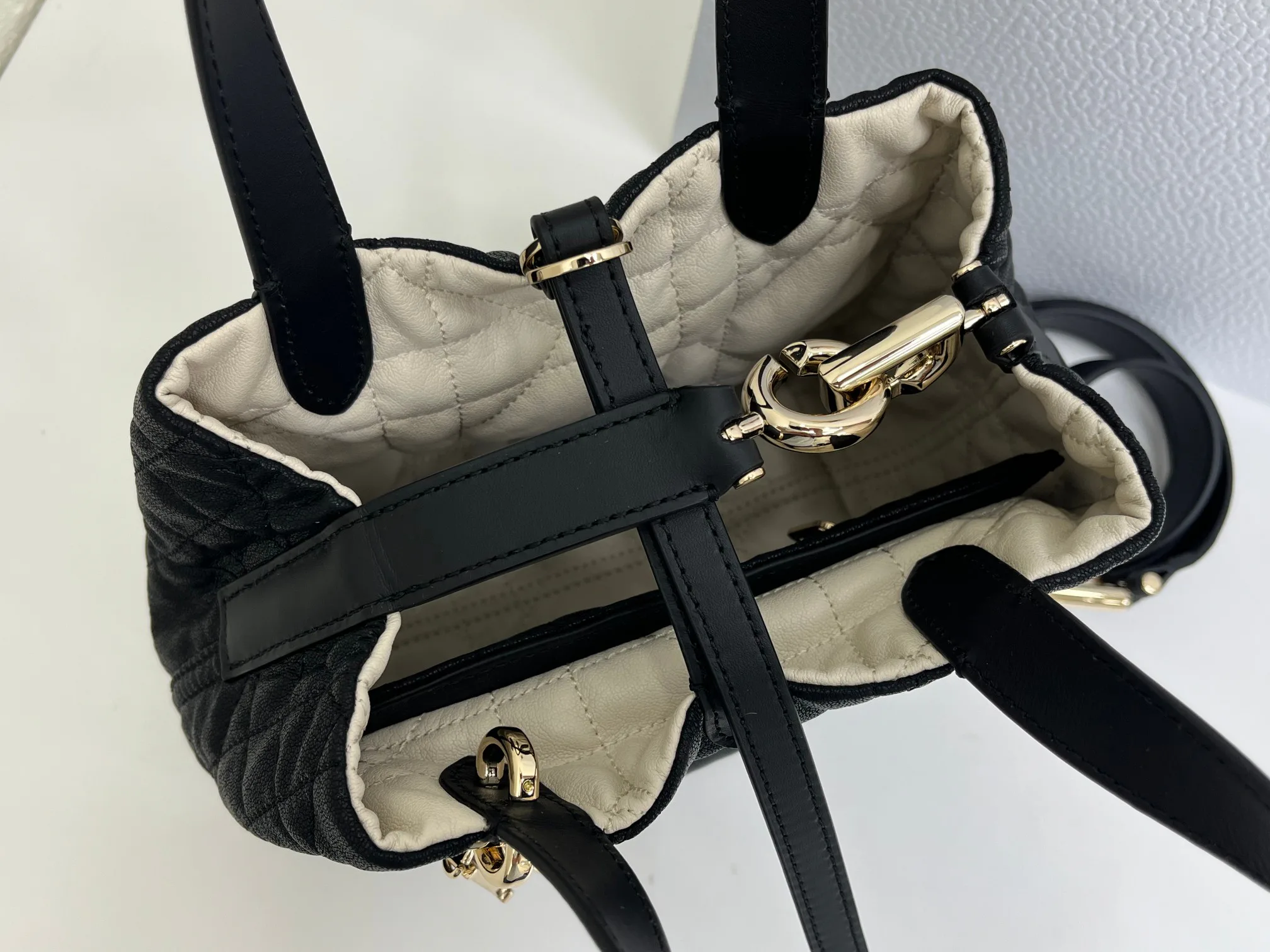 Классические Сумки Женские Christian Dior 17345156