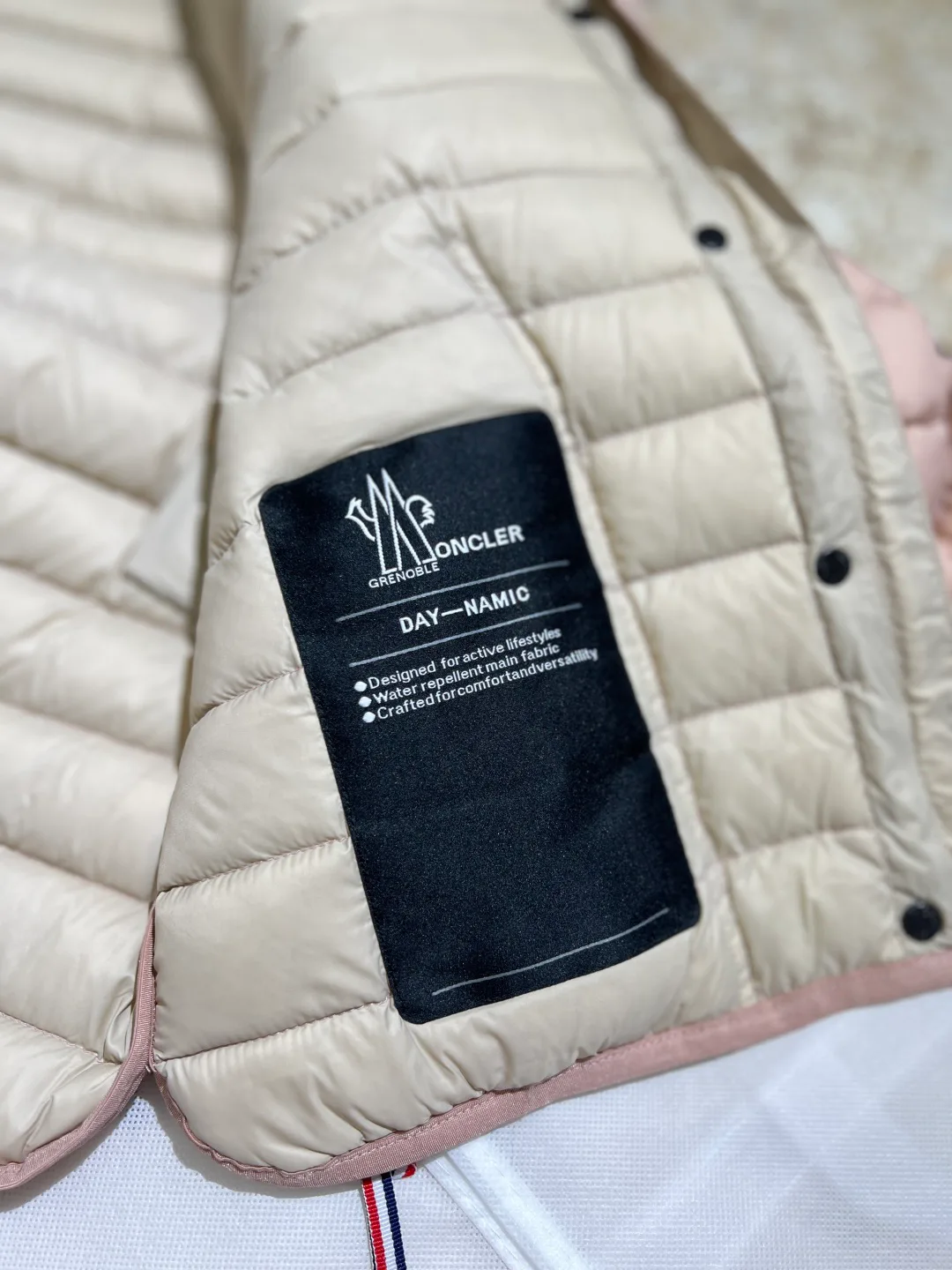 Куртки И Пуховики Женские Moncler 19725232