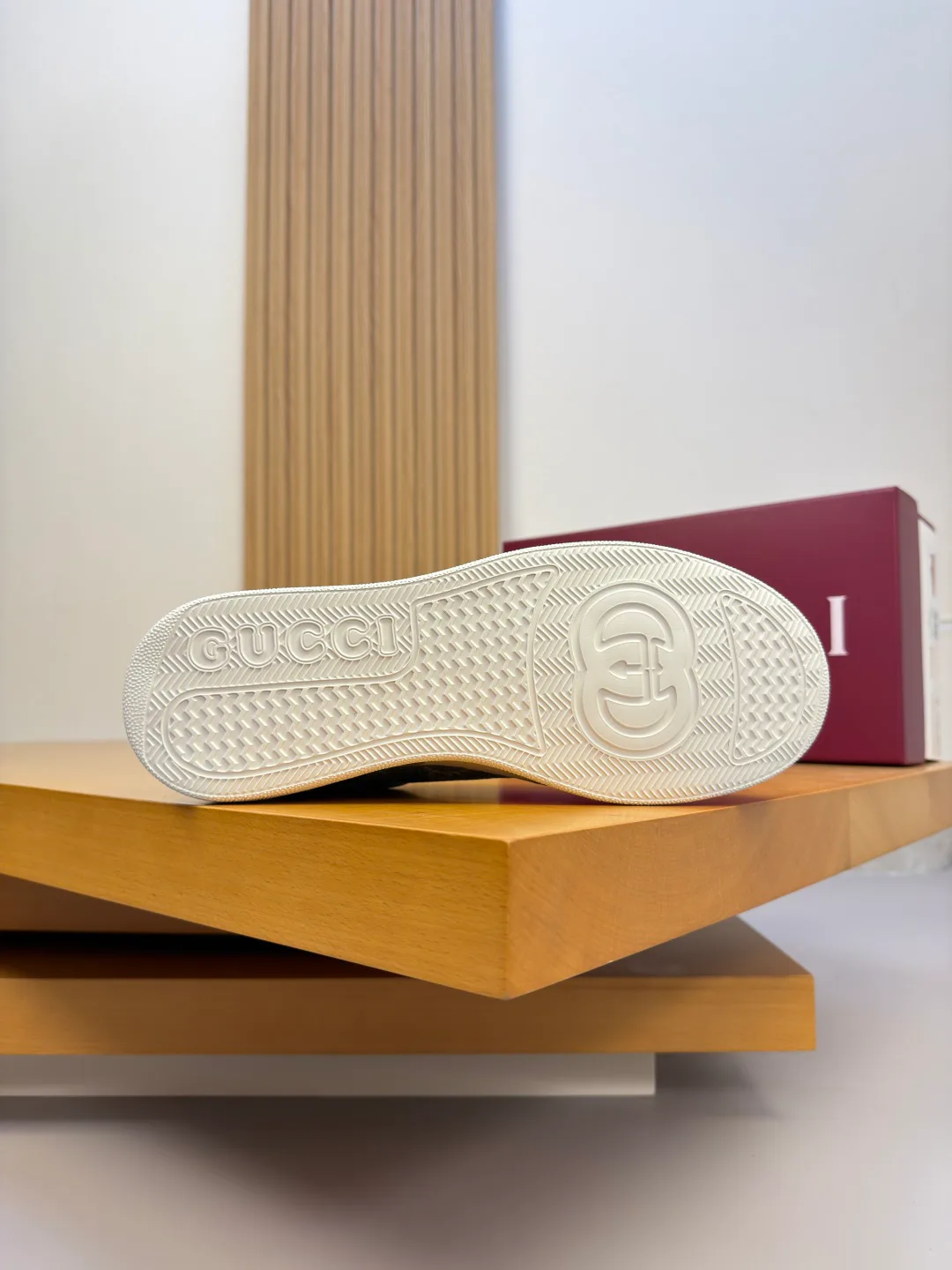 Кроссовки Женские Gucci 18781753