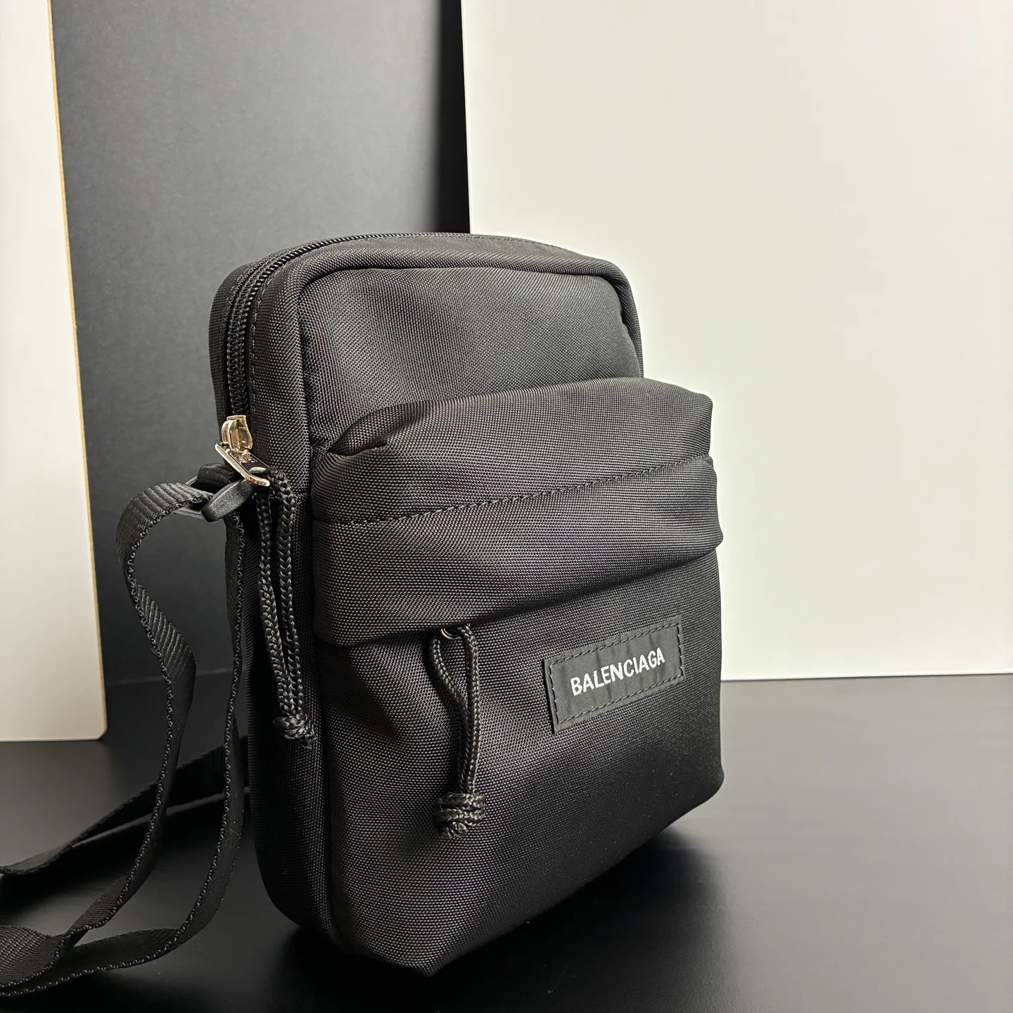 Сумки На Ремне Женские Balenciaga 18136513