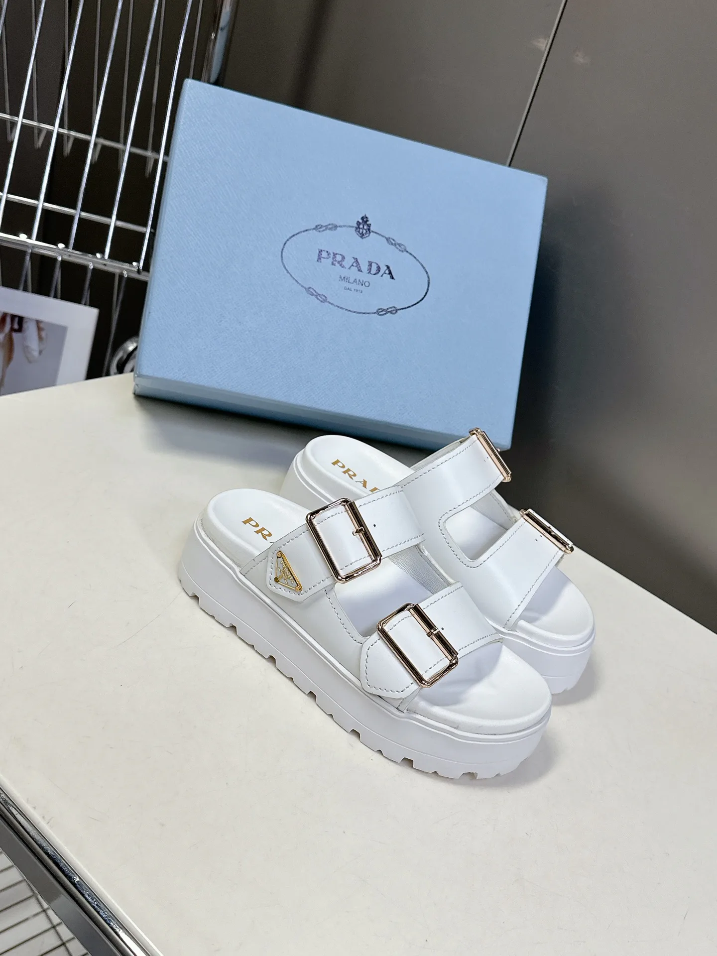 Шлепанцы Женские Prada 30074