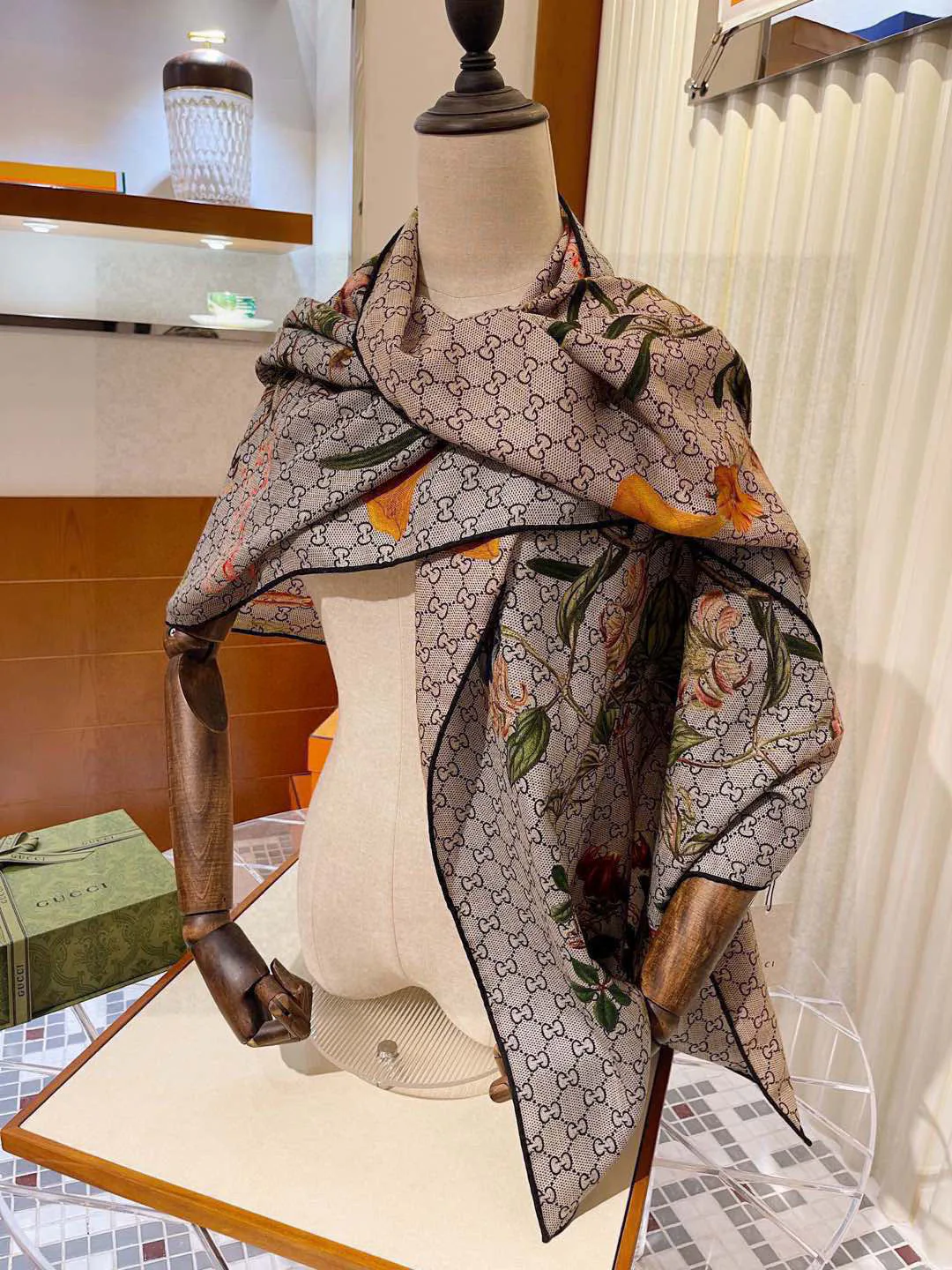 Шарфы Gucci 31777