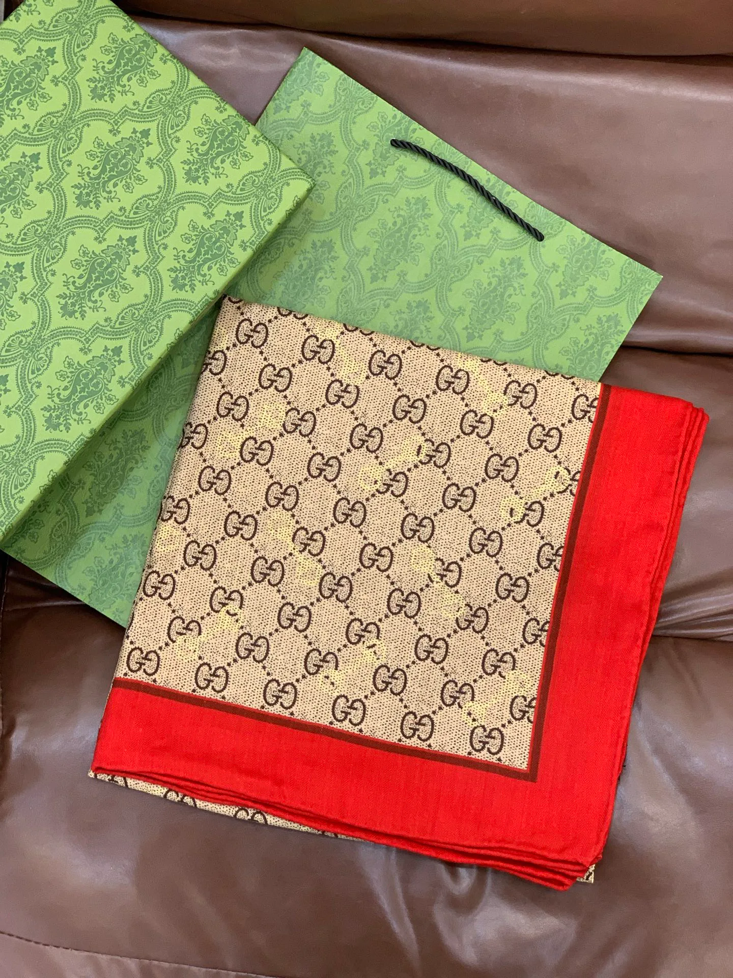 Шарфы Gucci 205981