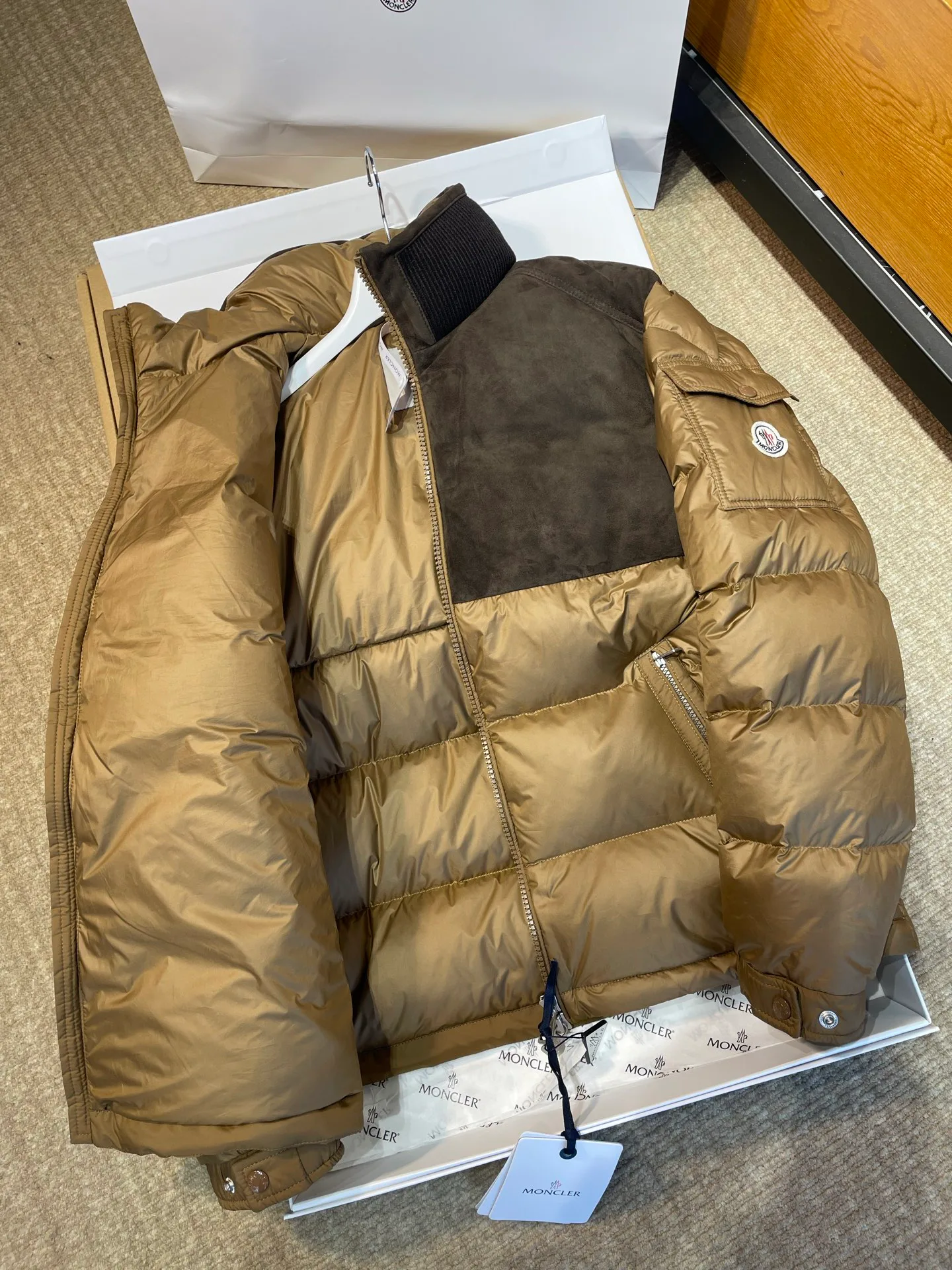 Куртки И Пуховики Женские Moncler 4472332