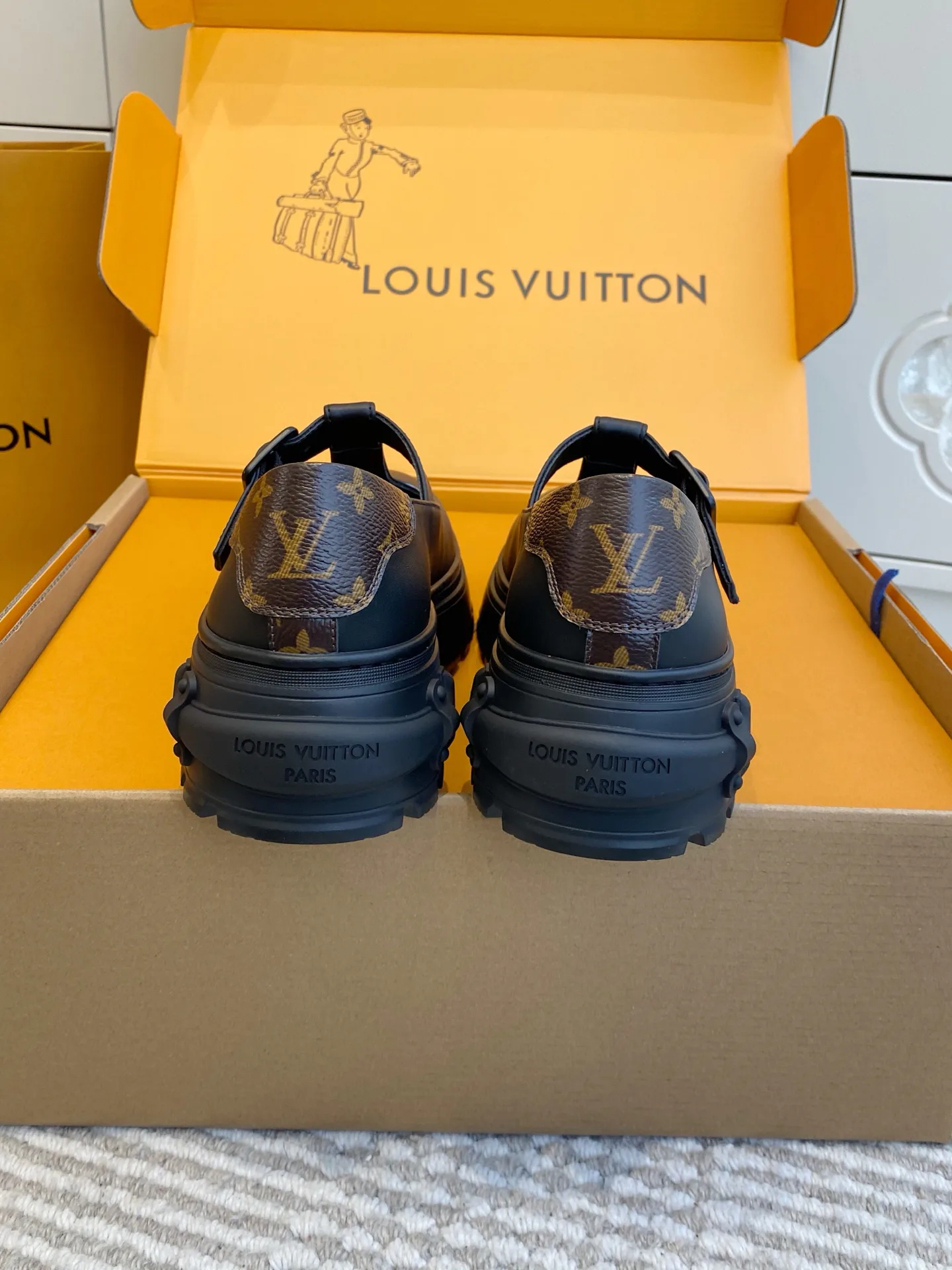 Туфли Женские Louis Vuitton 11304095