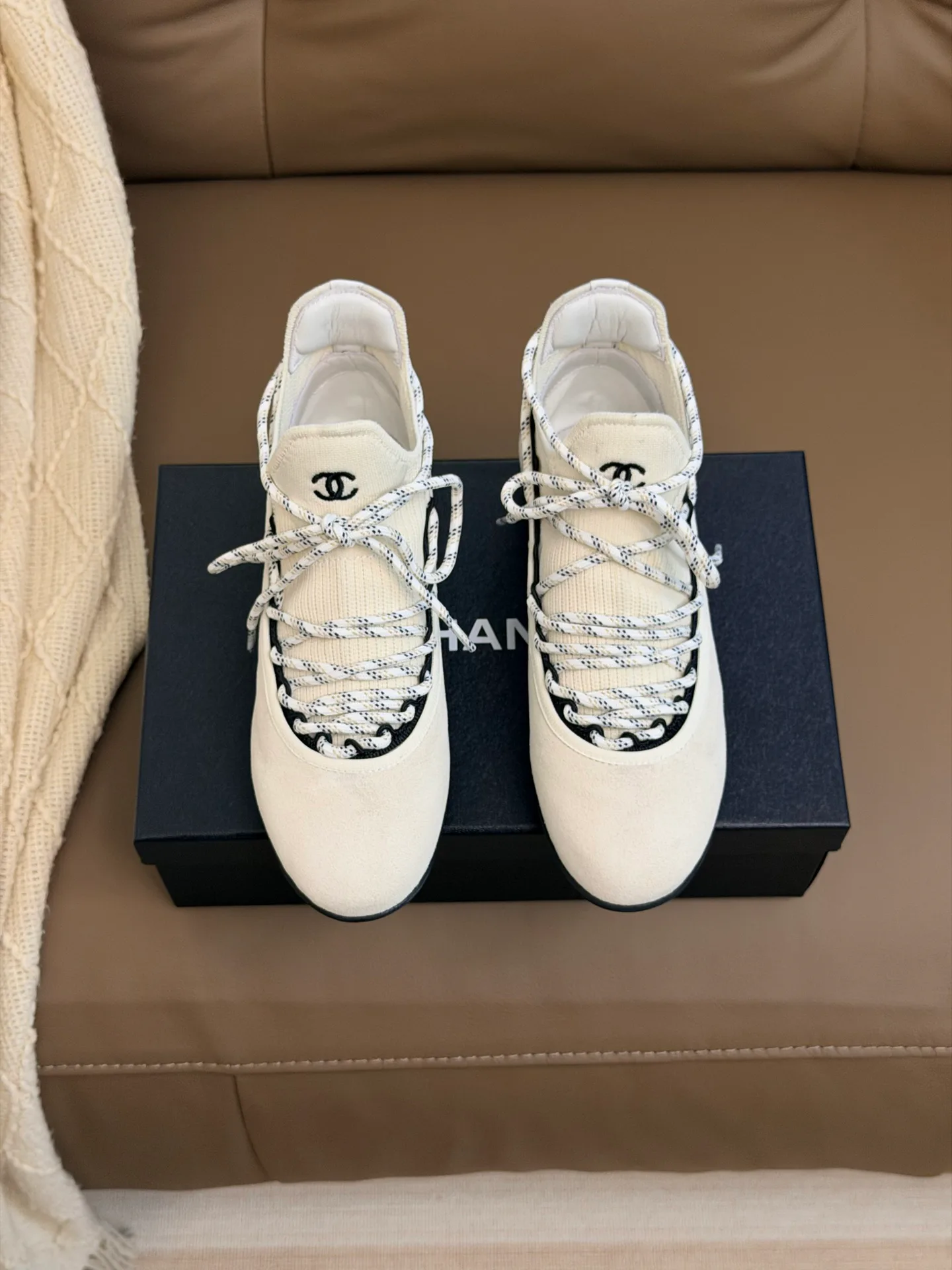 Кроссовки Женские Chanel 17510619