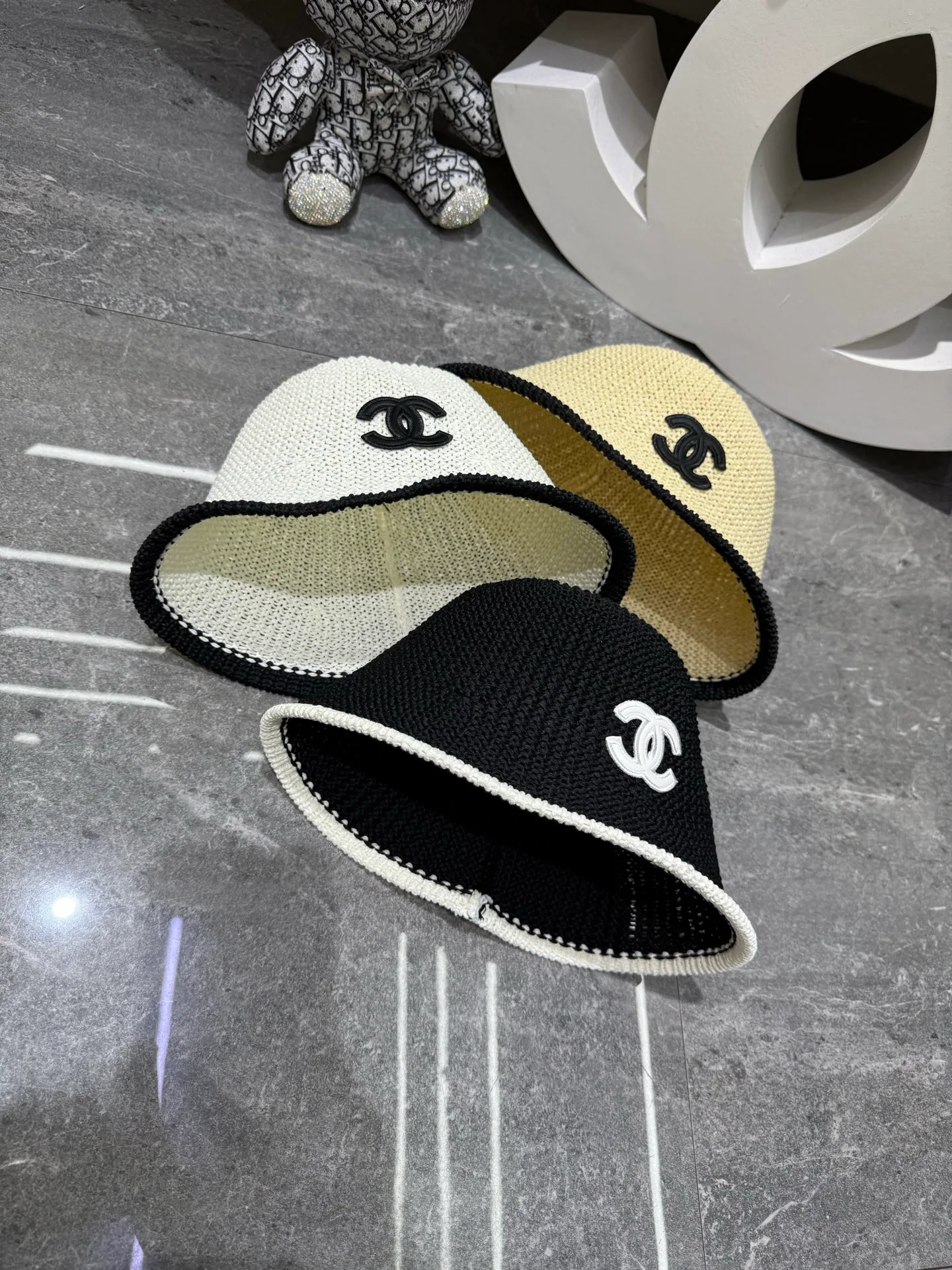 Головные Уборы Chanel 17810491
