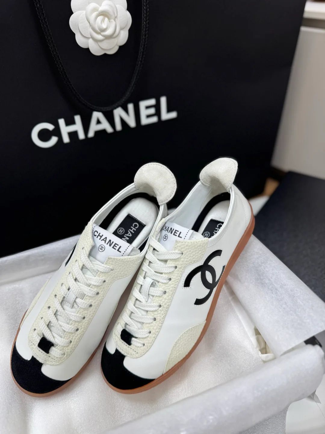 Кроссовки Женские Chanel 18223889