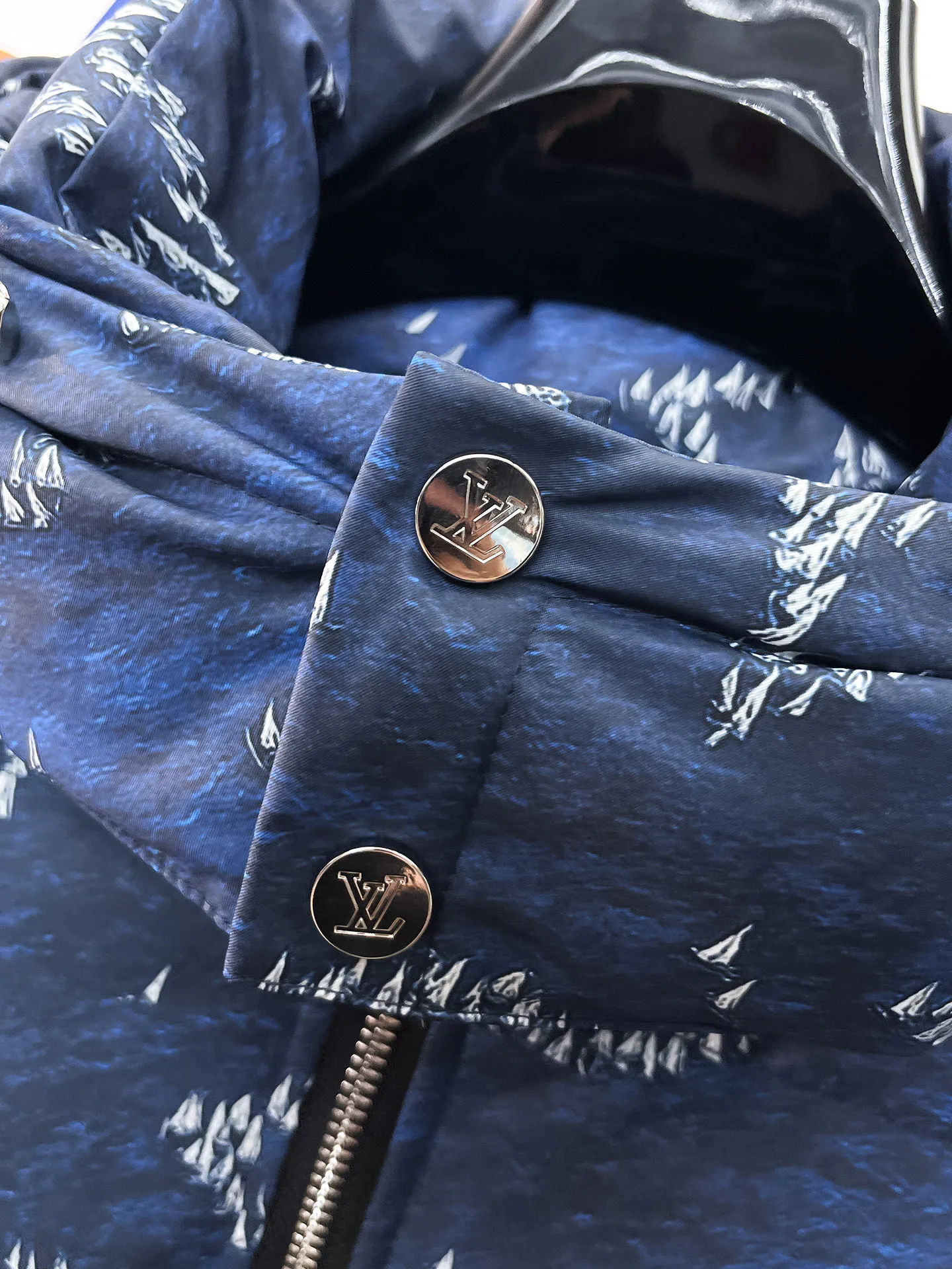 Куртки И Пуховики Женские Louis Vuitton 18740334