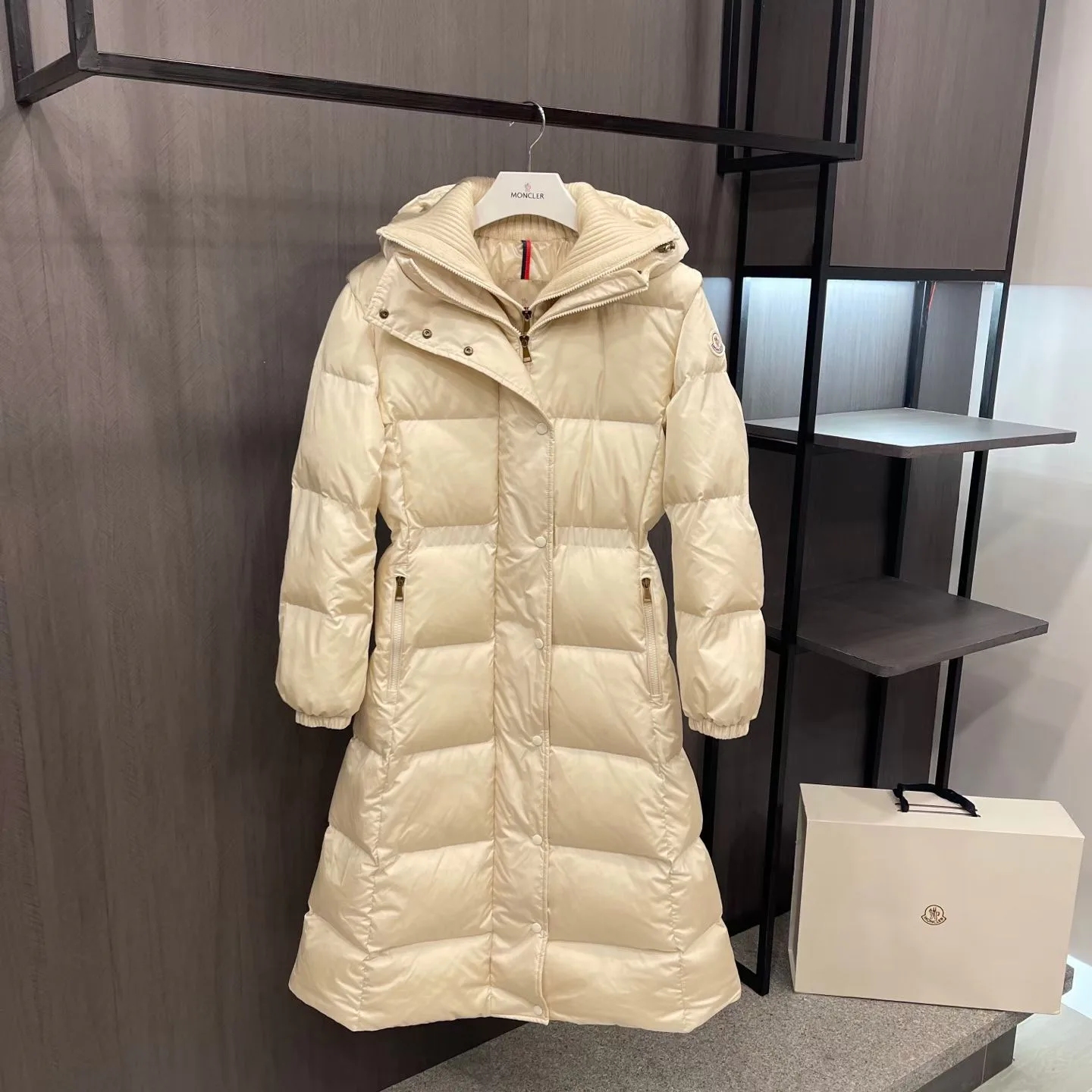 Куртки И Пуховики Женские Moncler 2022970