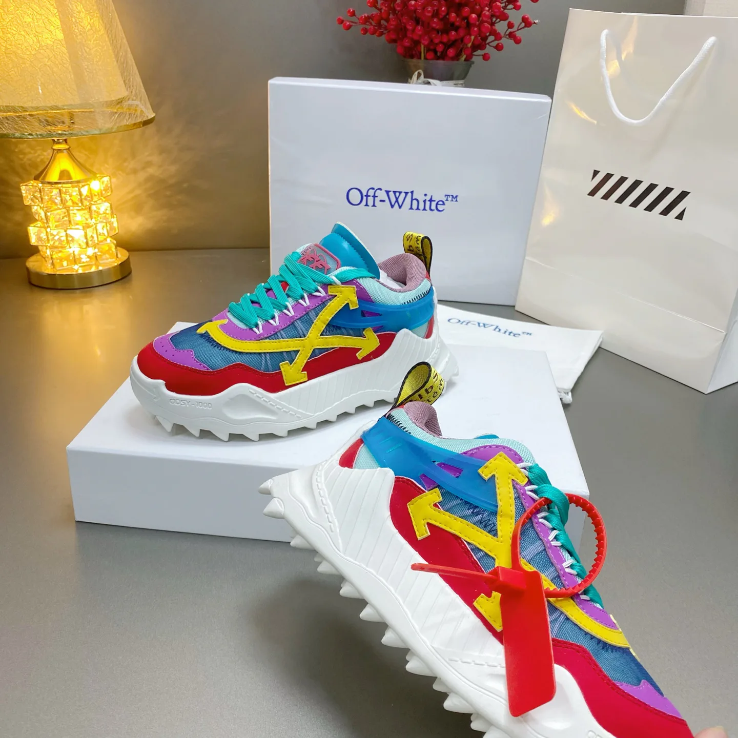 Кроссовки Женские Off-White 17530533
