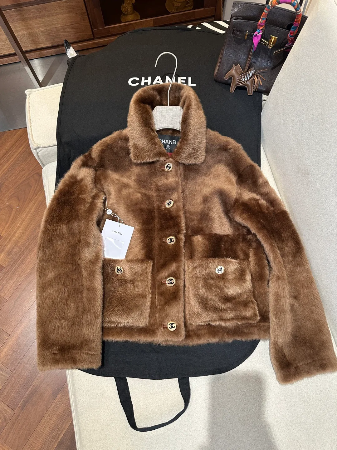 Кожаные Куртки И Дублёнки Женские Chanel 18040597