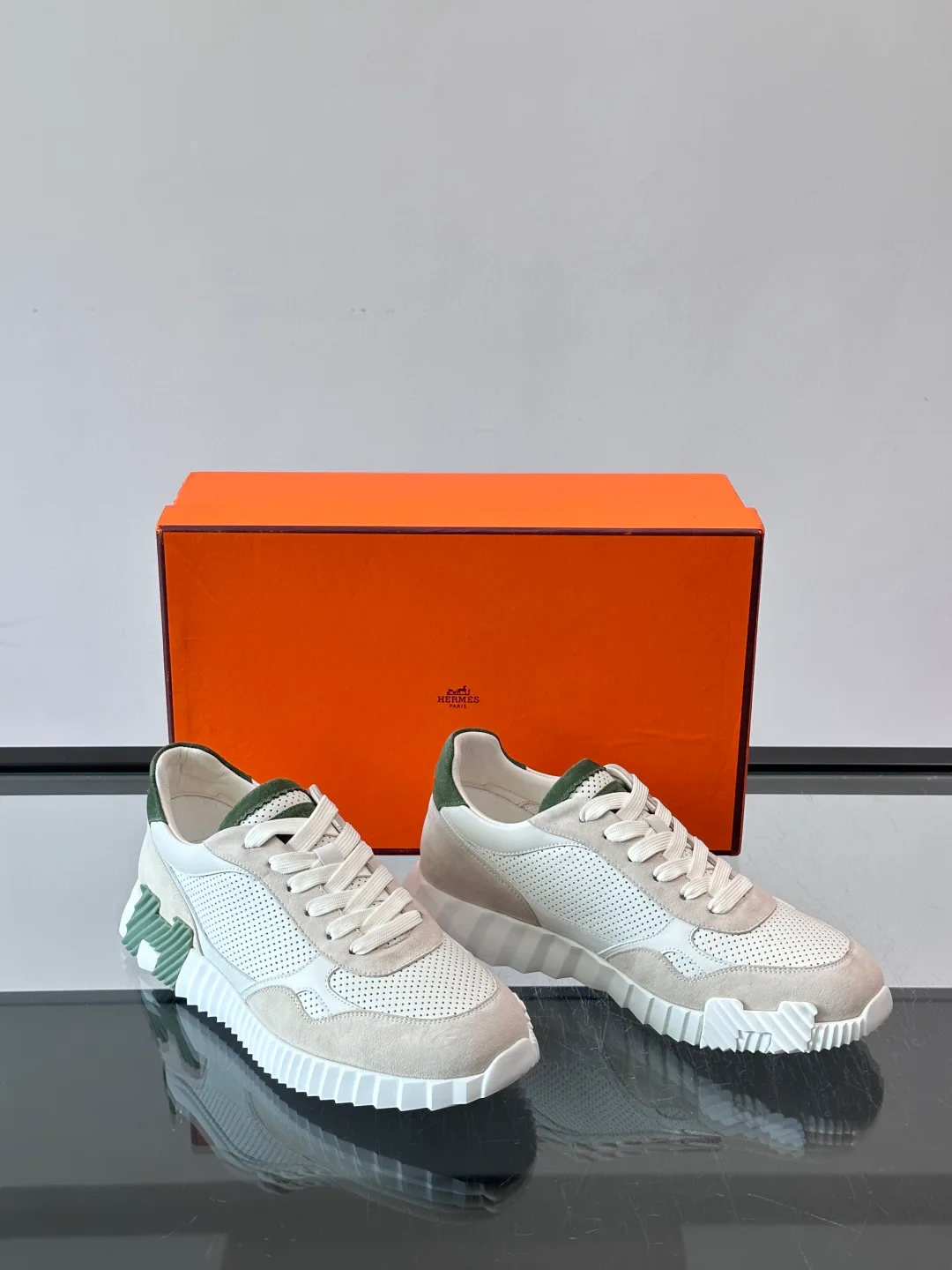 Кроссовки Женские Hermes 17439907