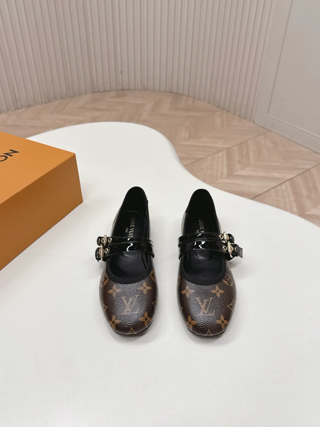 Туфли Женские Louis Vuitton 13553652