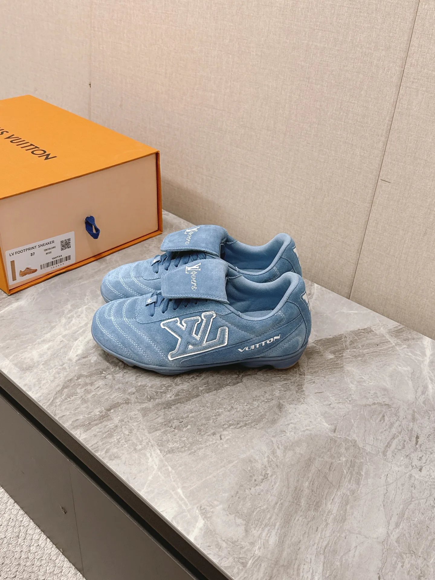 Кроссовки Женские Louis Vuitton 4507764