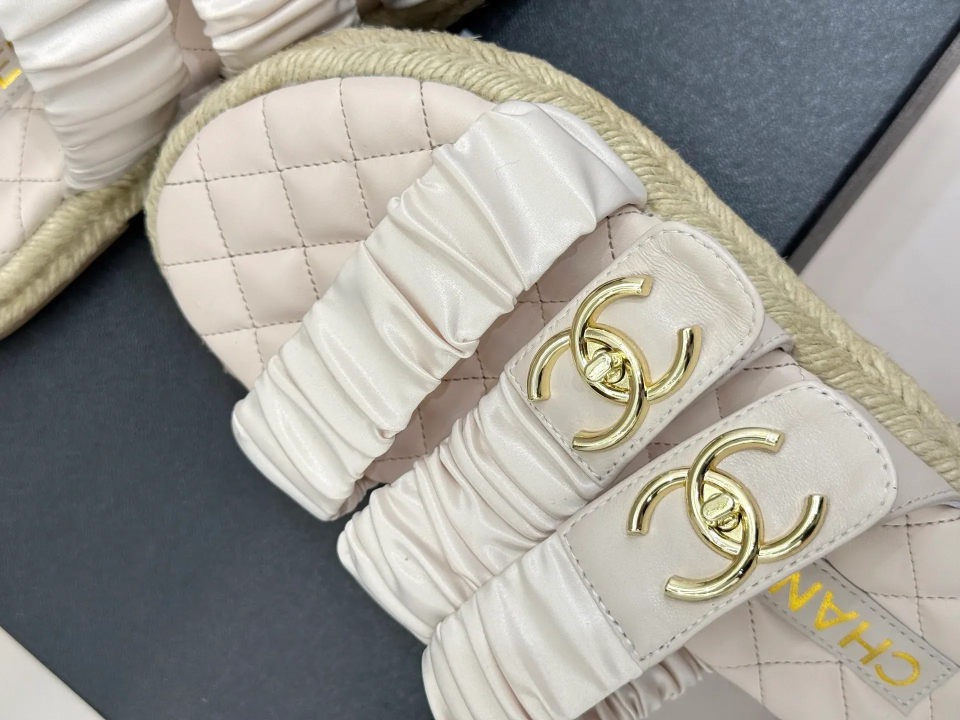 Шлепанцы Женские Chanel 14373