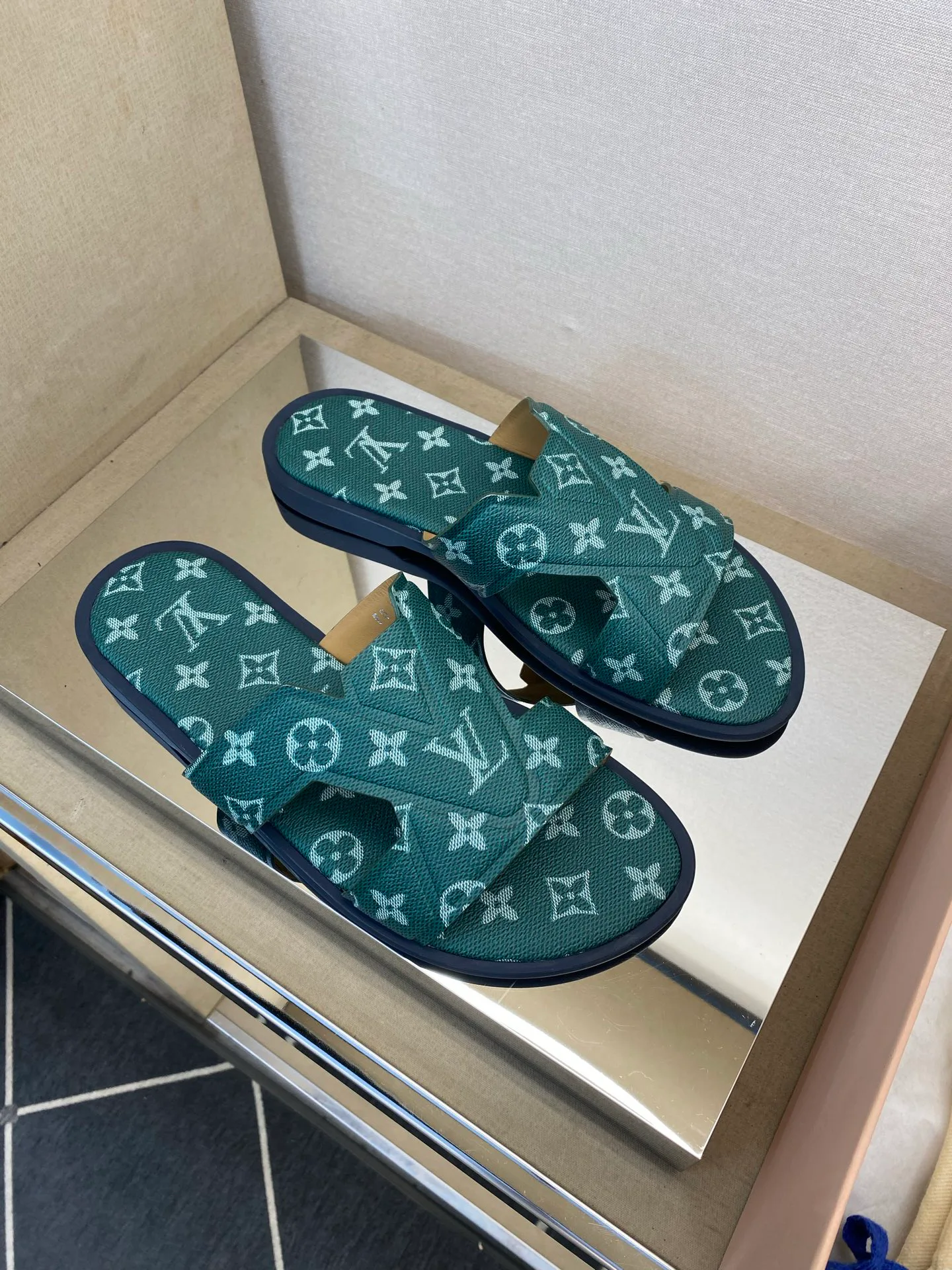 Шлепанцы Мужские Louis Vuitton 13080183
