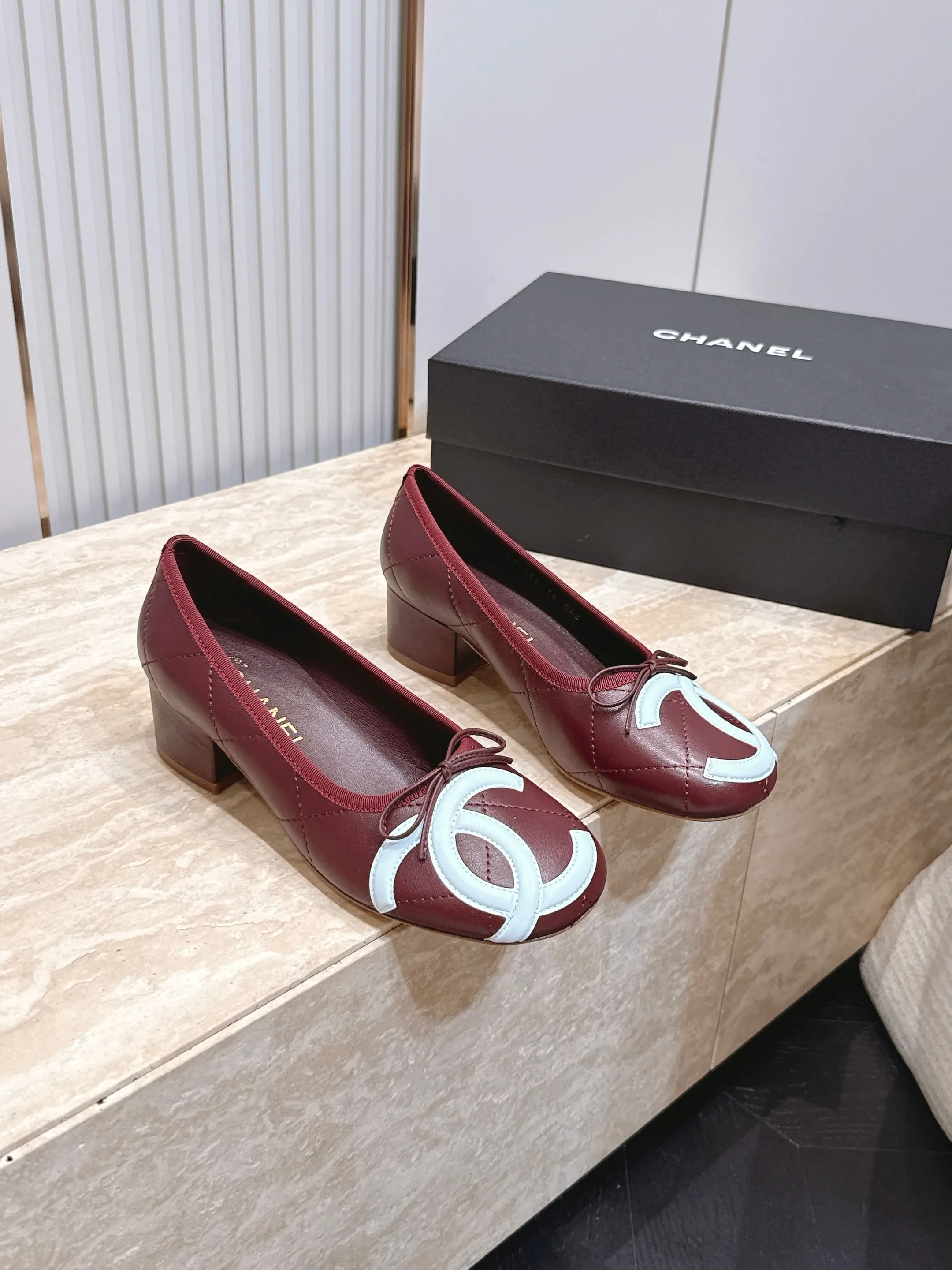 Туфли Женские Chanel 18025873