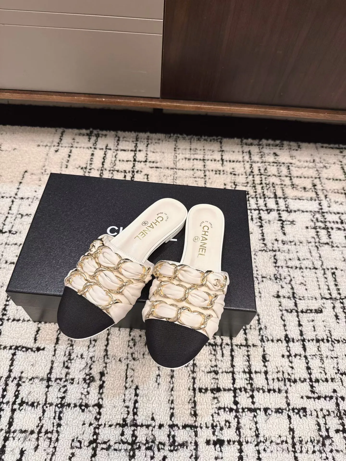 Шлепанцы Женские Chanel 736004