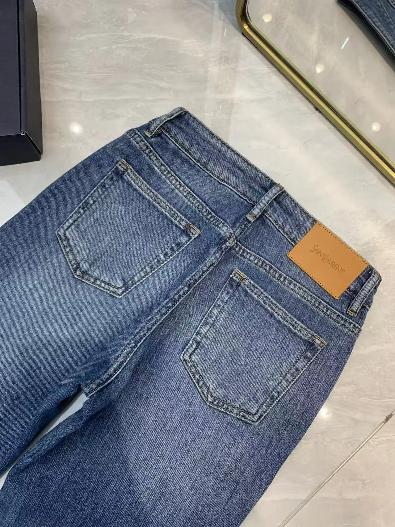 Джинсы Женские Saint Laurent 18274762